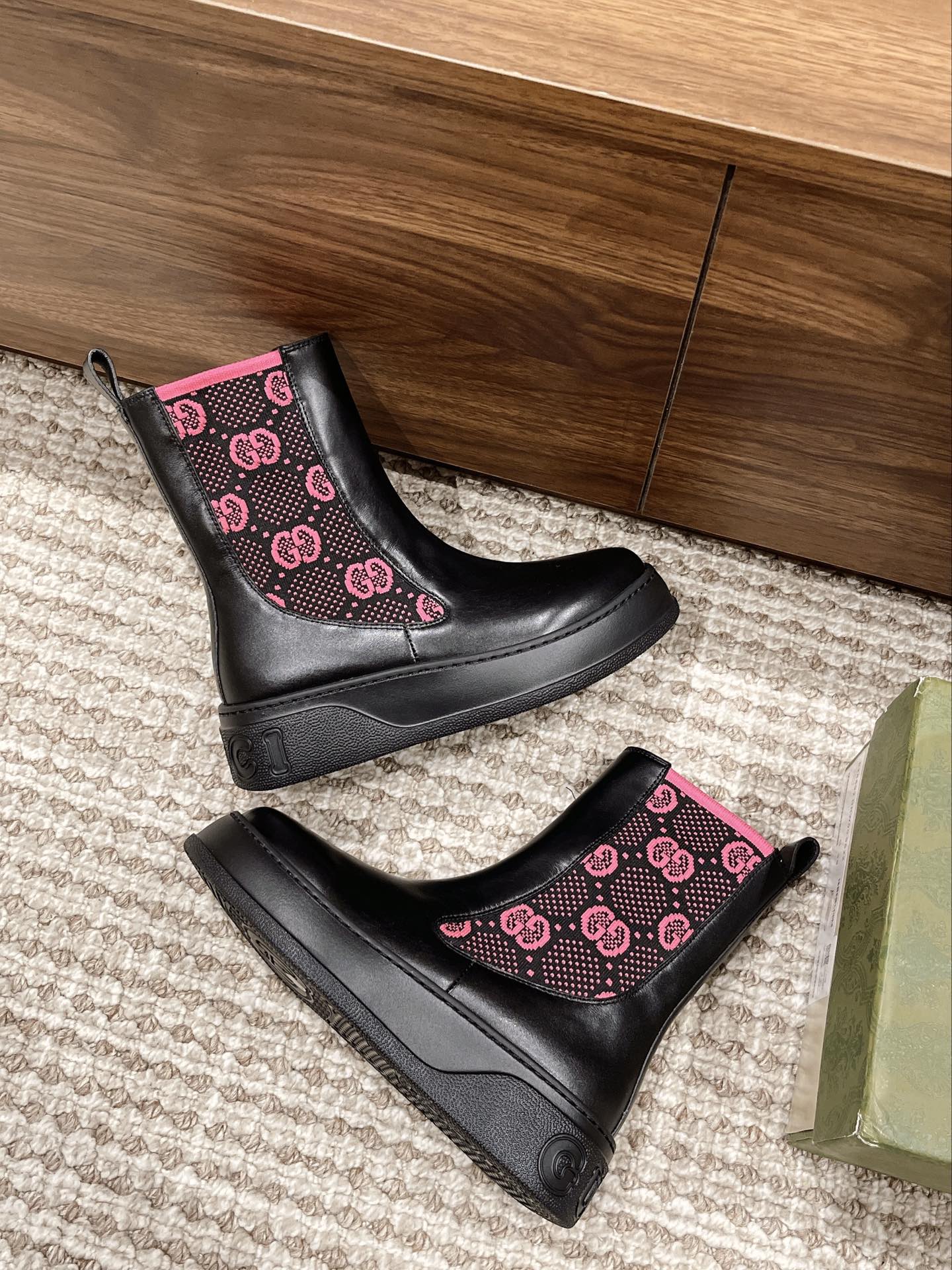 G*u*i boots-6cm
