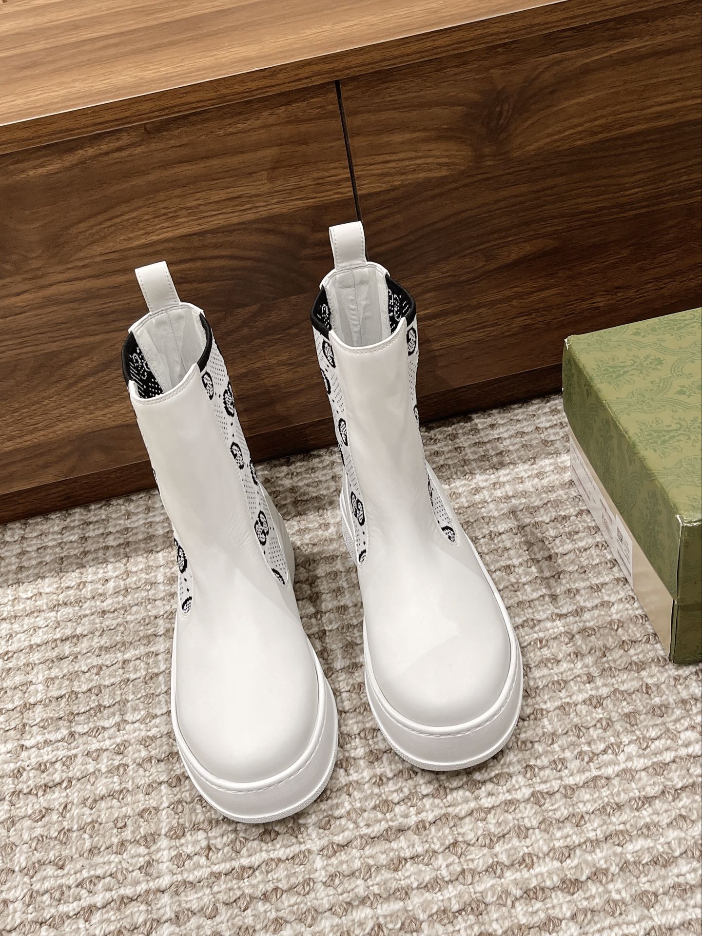 G*u*i boots-6cm