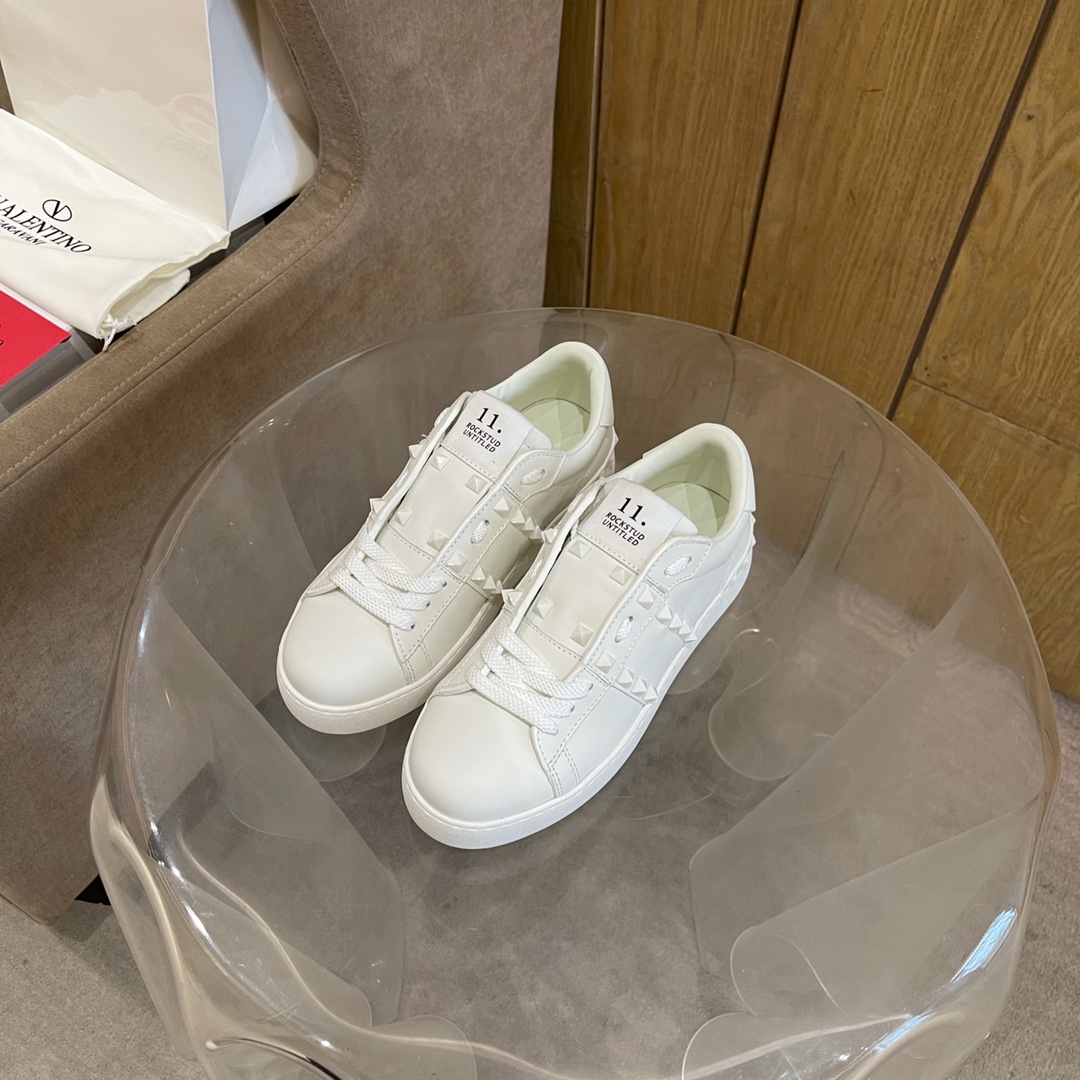 Va1e*ntin0 garavani sneakers