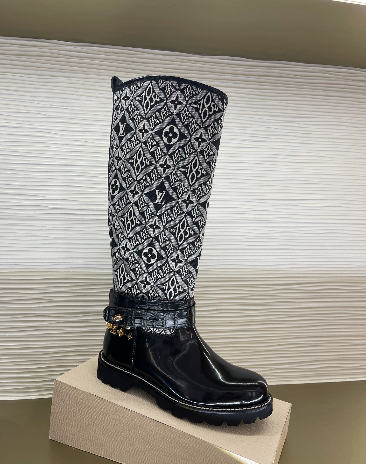 l0*is V*t0n boots(eu35-42)