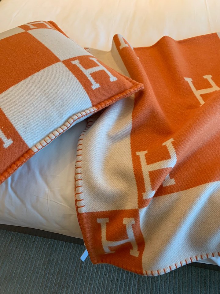 H**mes blankets-170*135cm