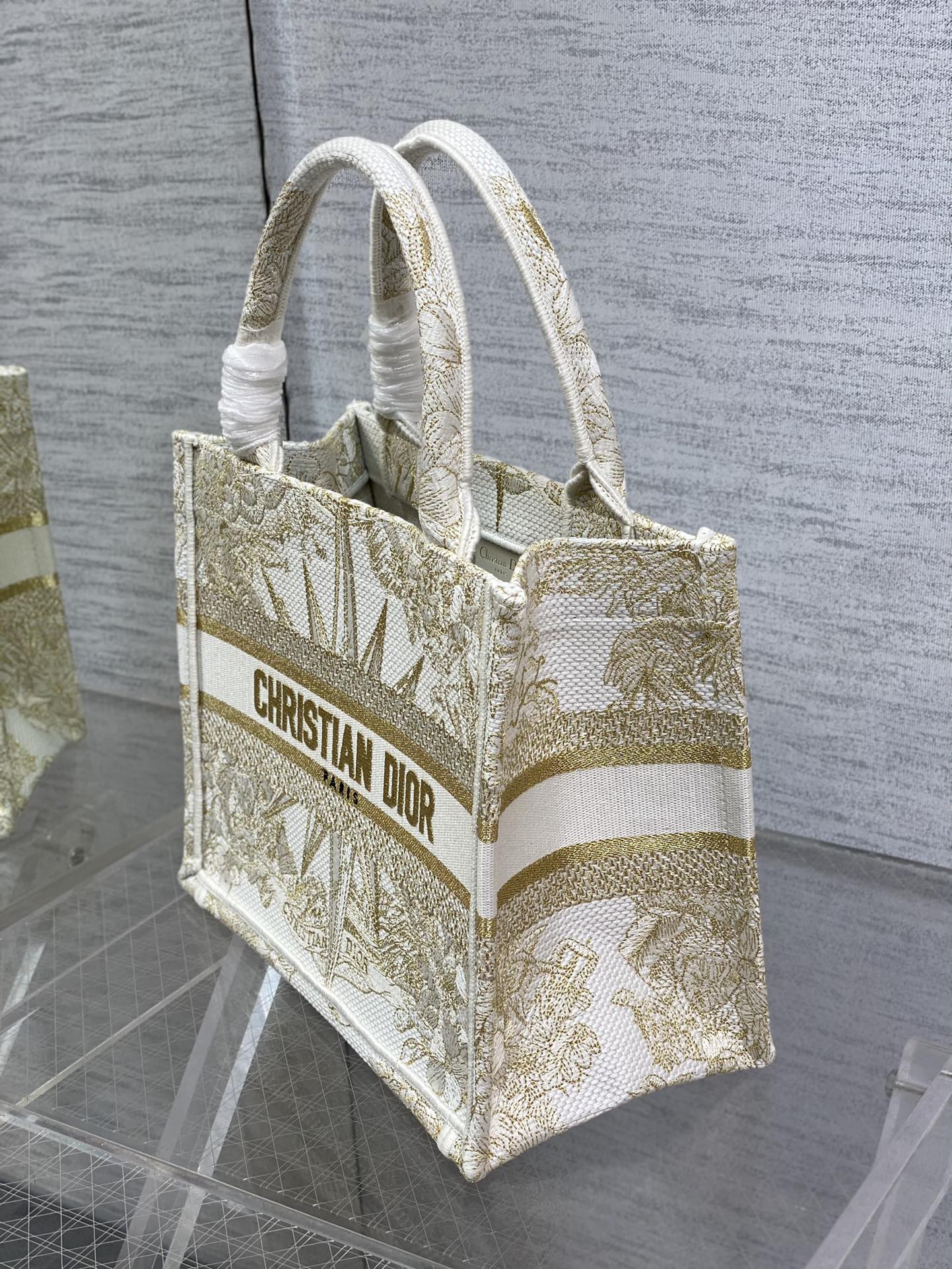 D*or small book tote-26*8*22cm
