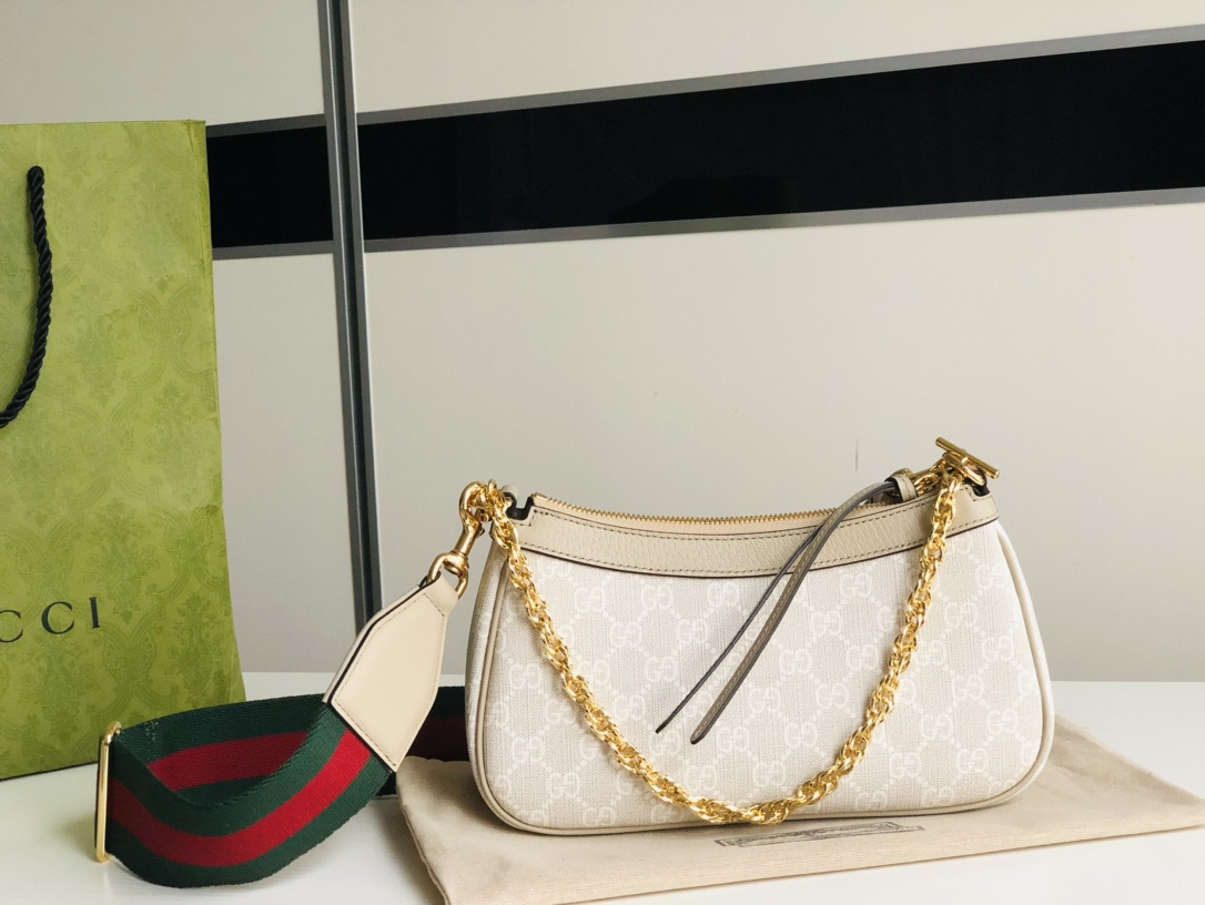 G*u*i chain bag-25*15*6cm