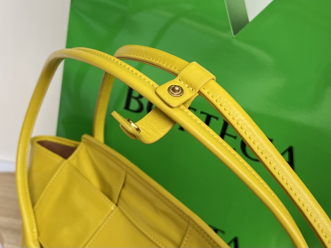 b0tte*a Ven*ta arco bag-23x21x9cm