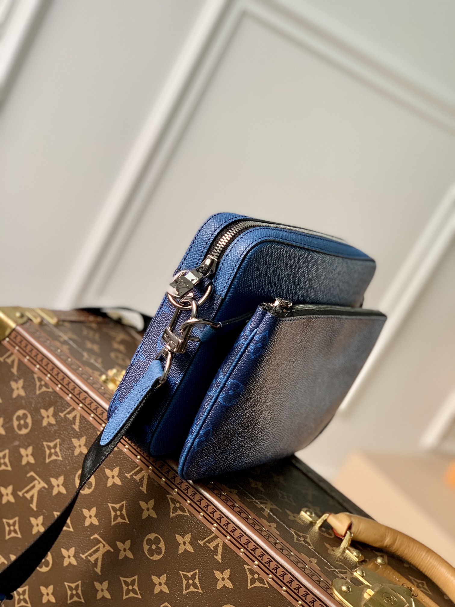 l0*is V*t0n messenger bag-m69443-25*18*7cm