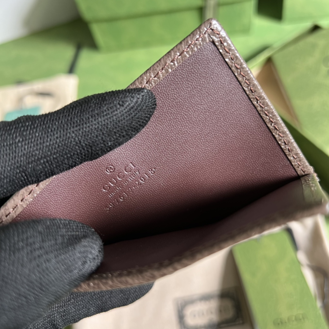 G*u*i wallet-11*7cm