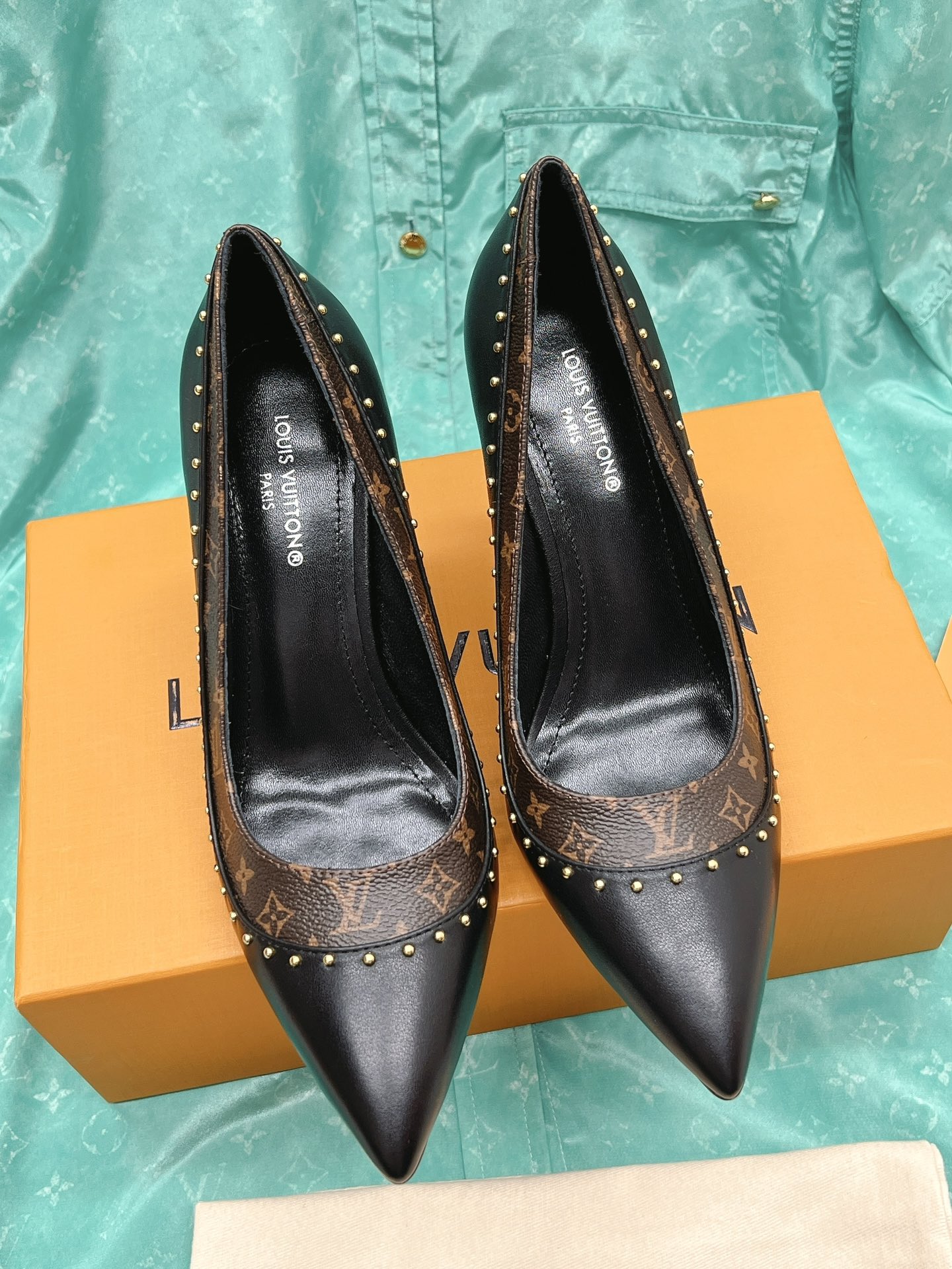 l0*is V*t0n heel-10.5cm