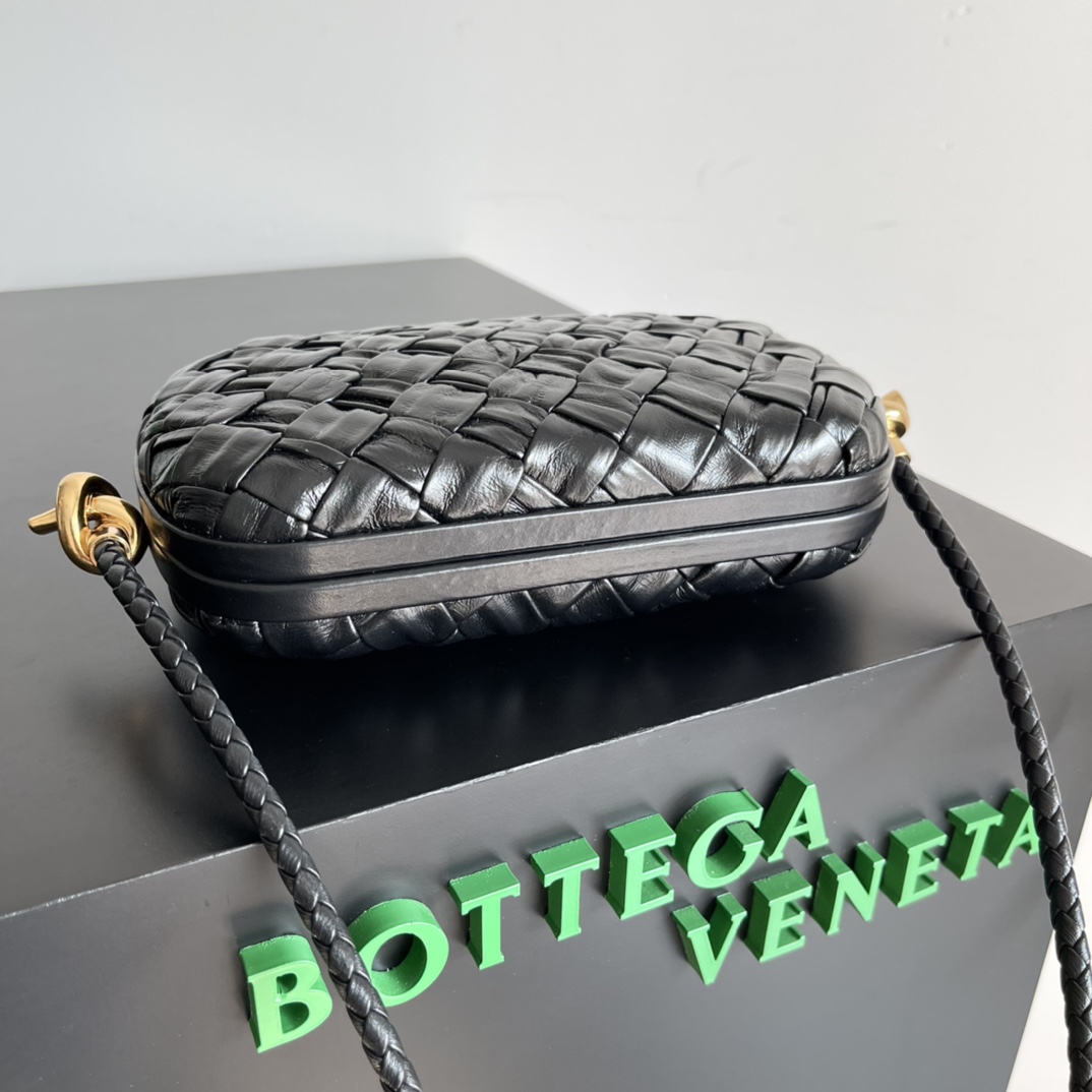 b0tte*a Ven*ta knot pouch-20.5*6*12.5cm
