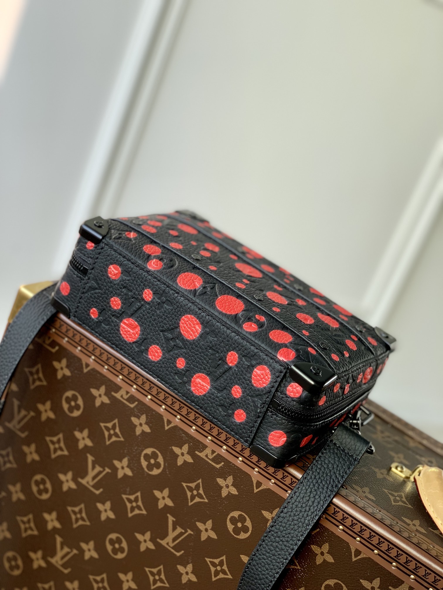 LV -Handle Soft Trunk-M21677-21.5 x 15 x 7CM
