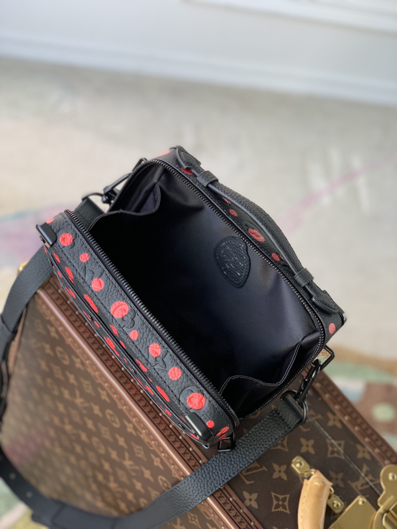 LV -Handle Soft Trunk-M21677-21.5 x 15 x 7CM