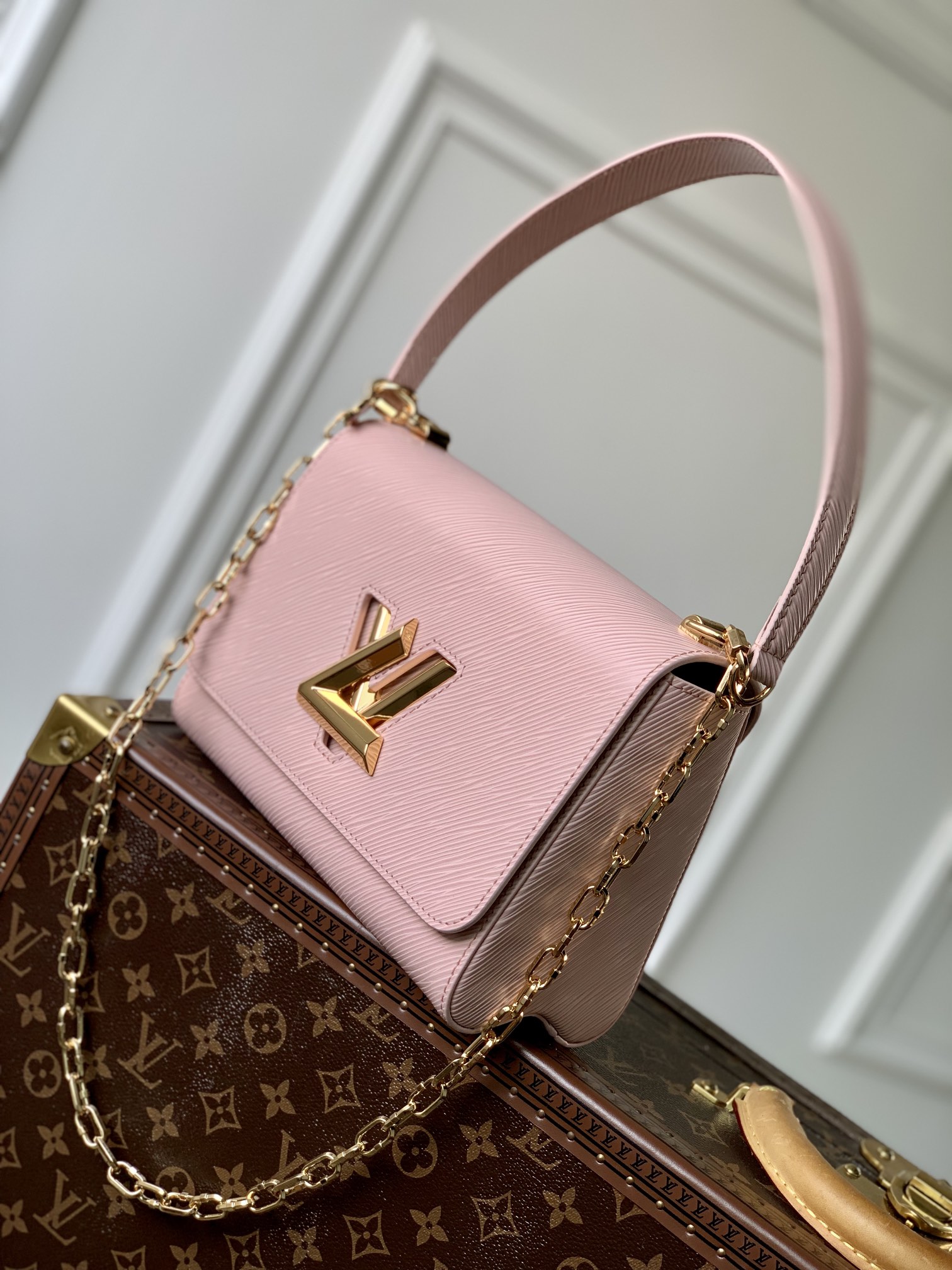 l0*is V*t0n twist mm-23*18*8cm