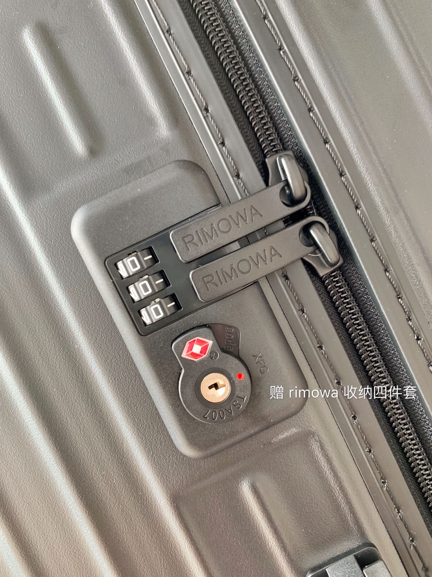 r1m0wa essential ttrunk plus lU*gage-29&31inch