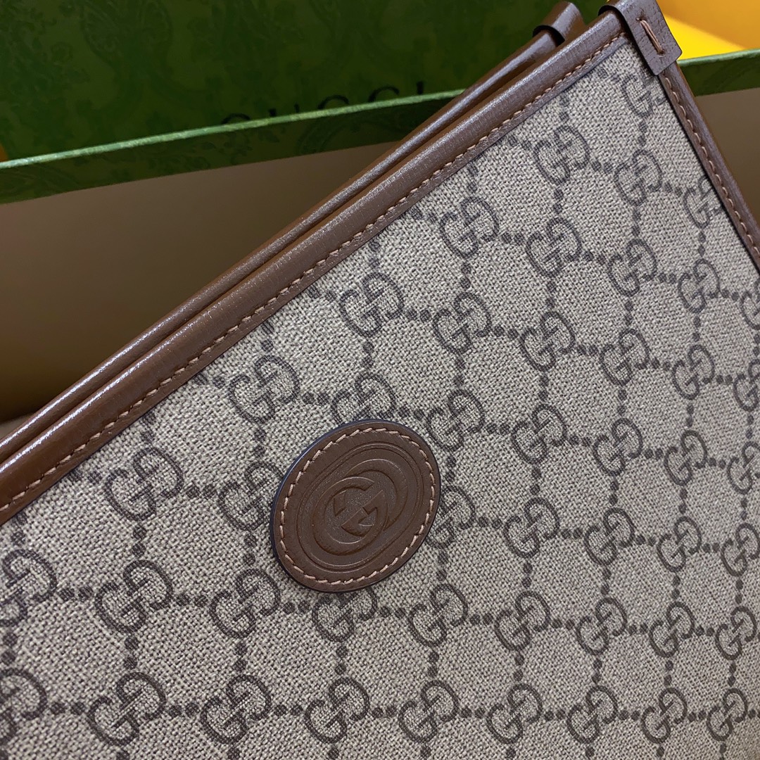 G*u*i pouch-26*20*6cm