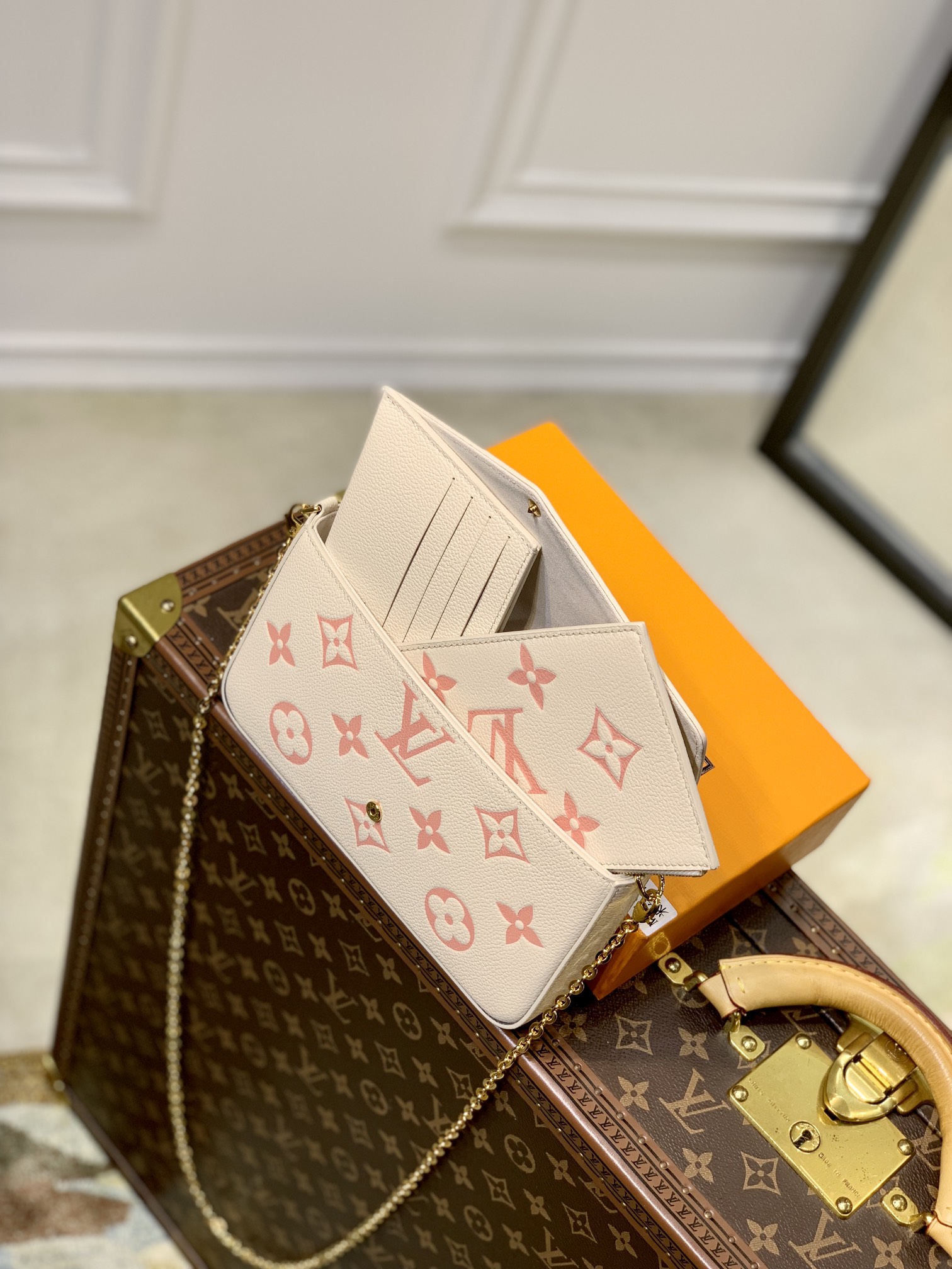 l0*is V*t0n pochette félicie-m82047-21*11* 2cm