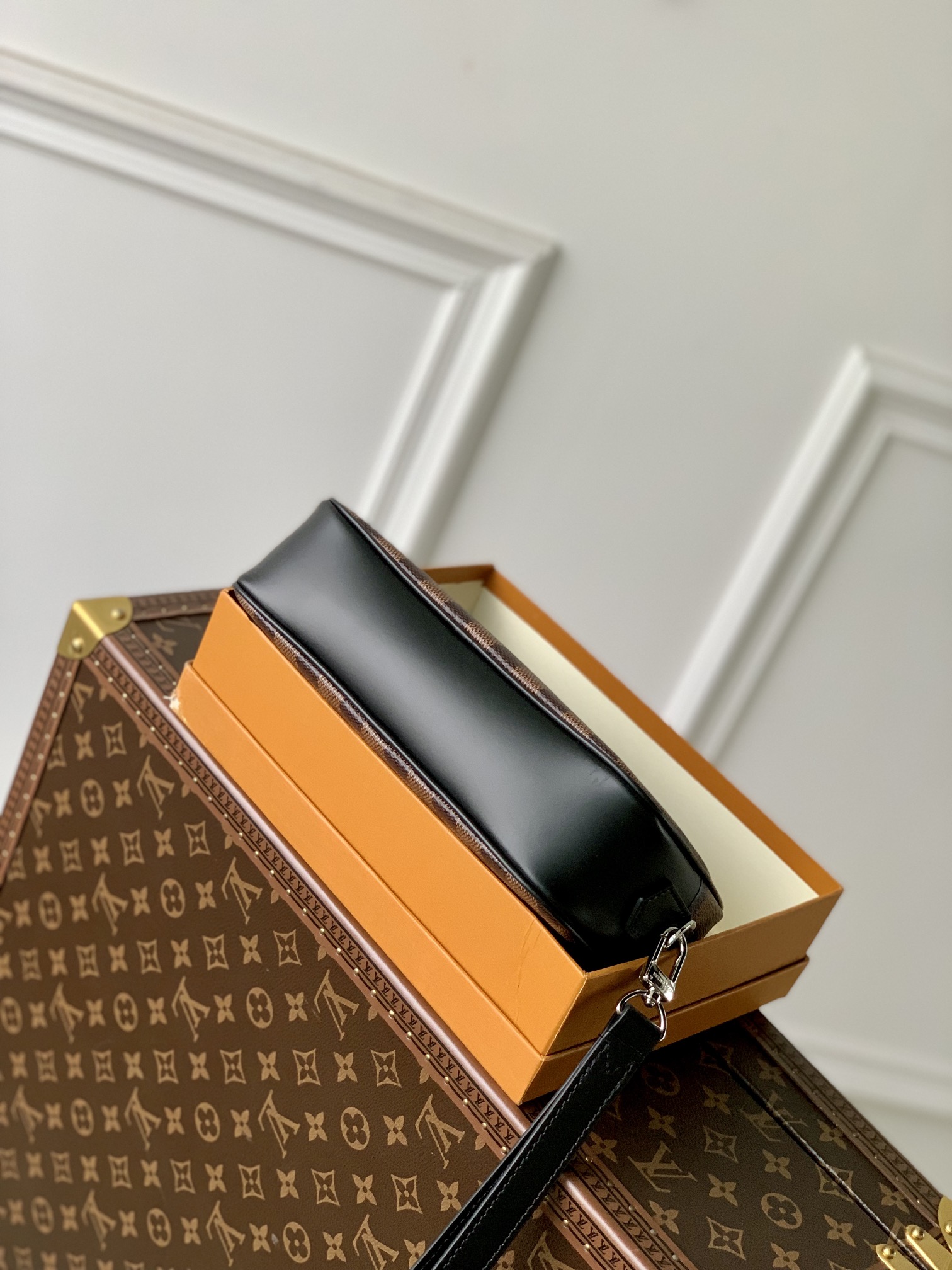 l0*is V*t0n pochette kasai -25 x 15.5 x 6.5 cm