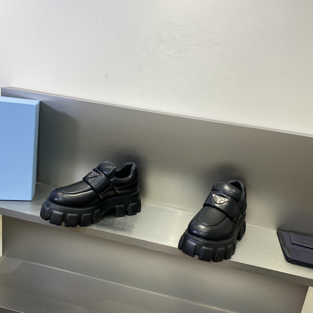 Pra*a boots 2023ss