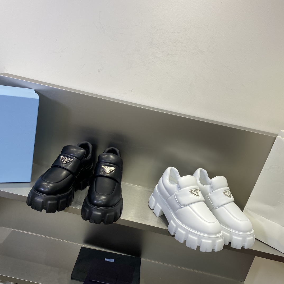 Pra*a boots 2023ss