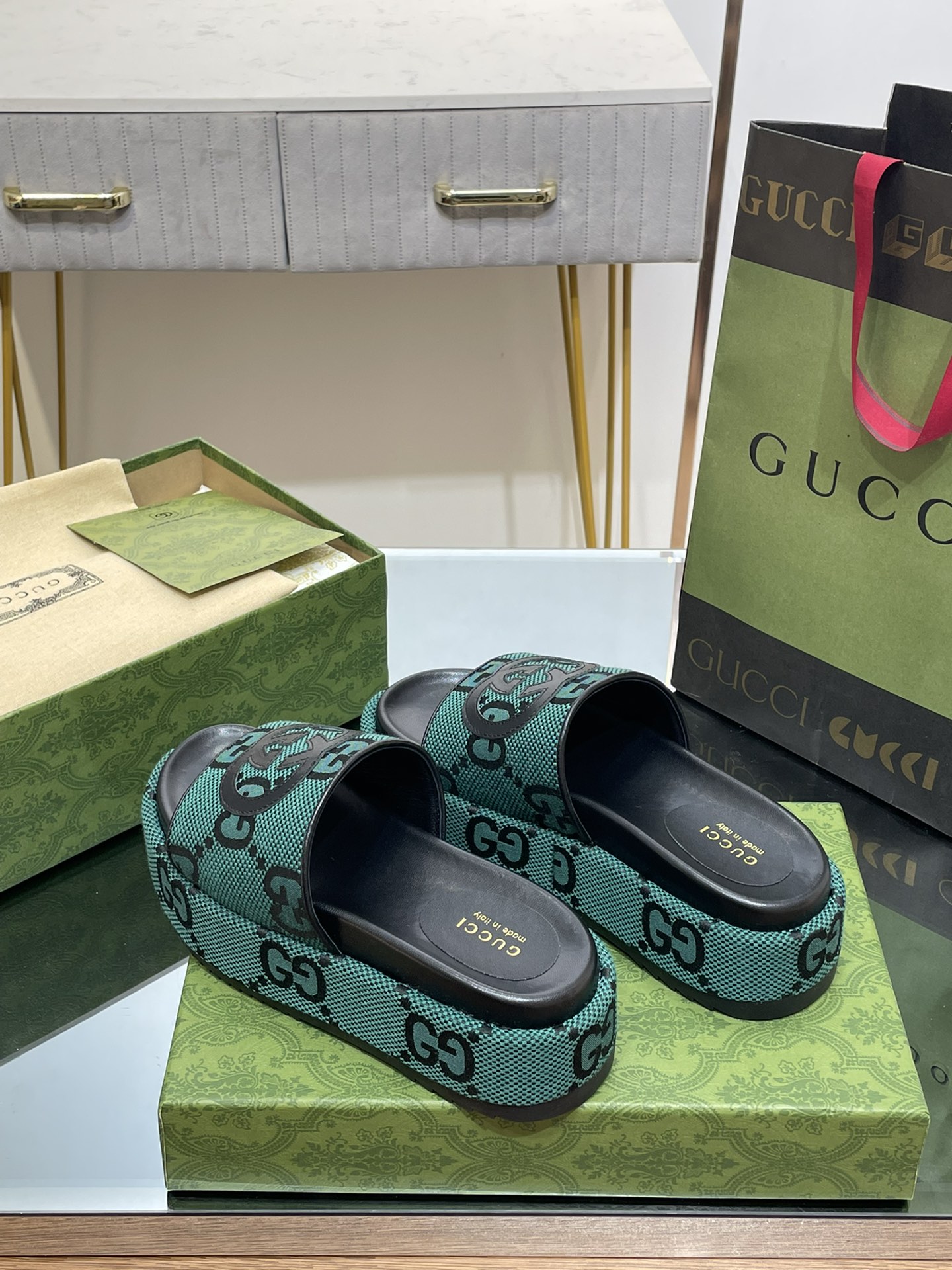 G*u*i slides(size35-43)