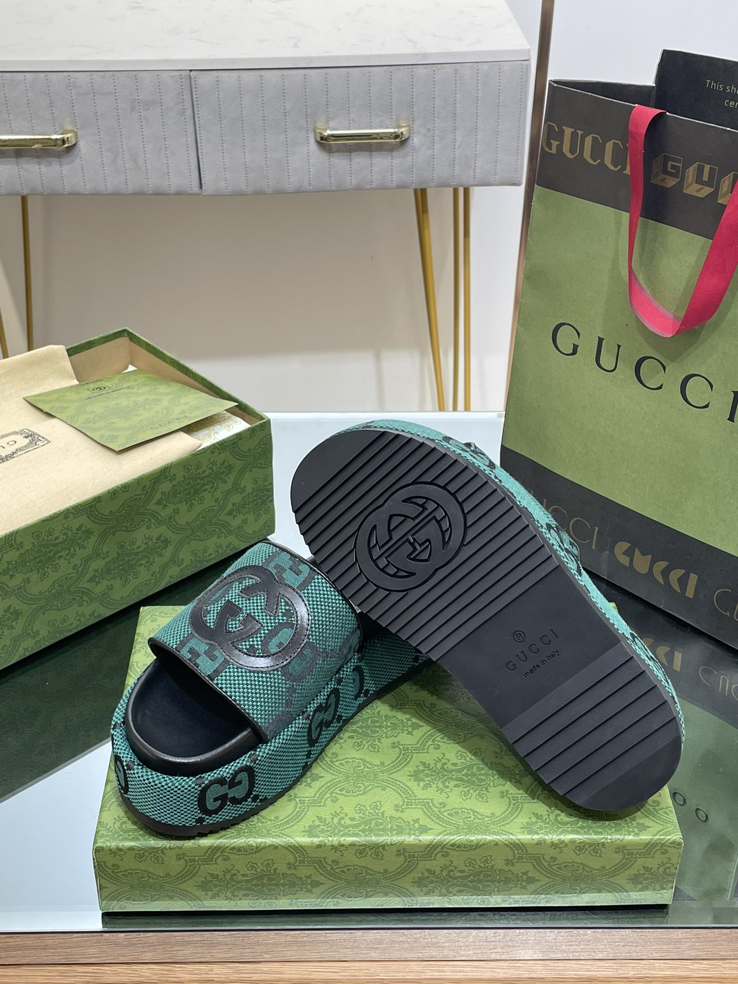 G*u*i slides(size35-43)