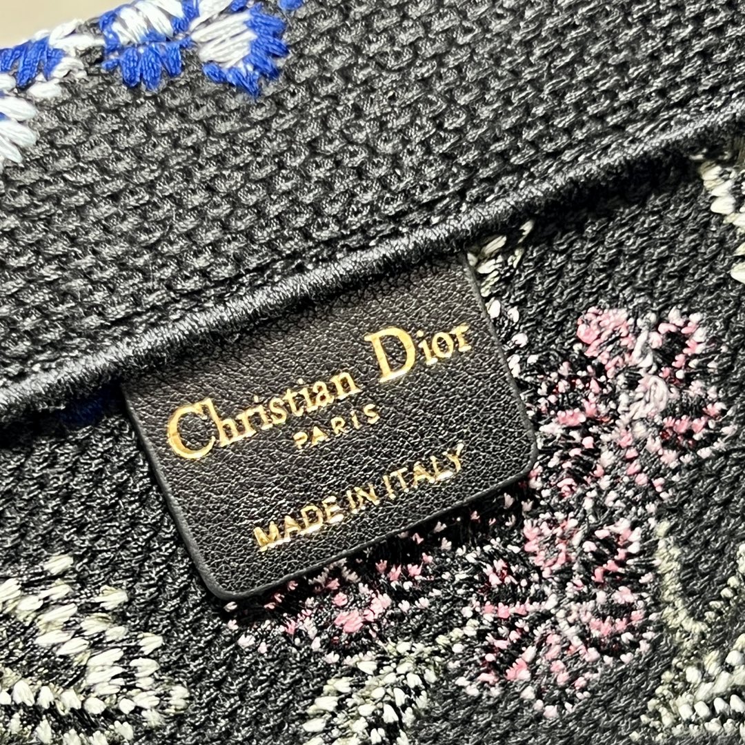 D*or book tote