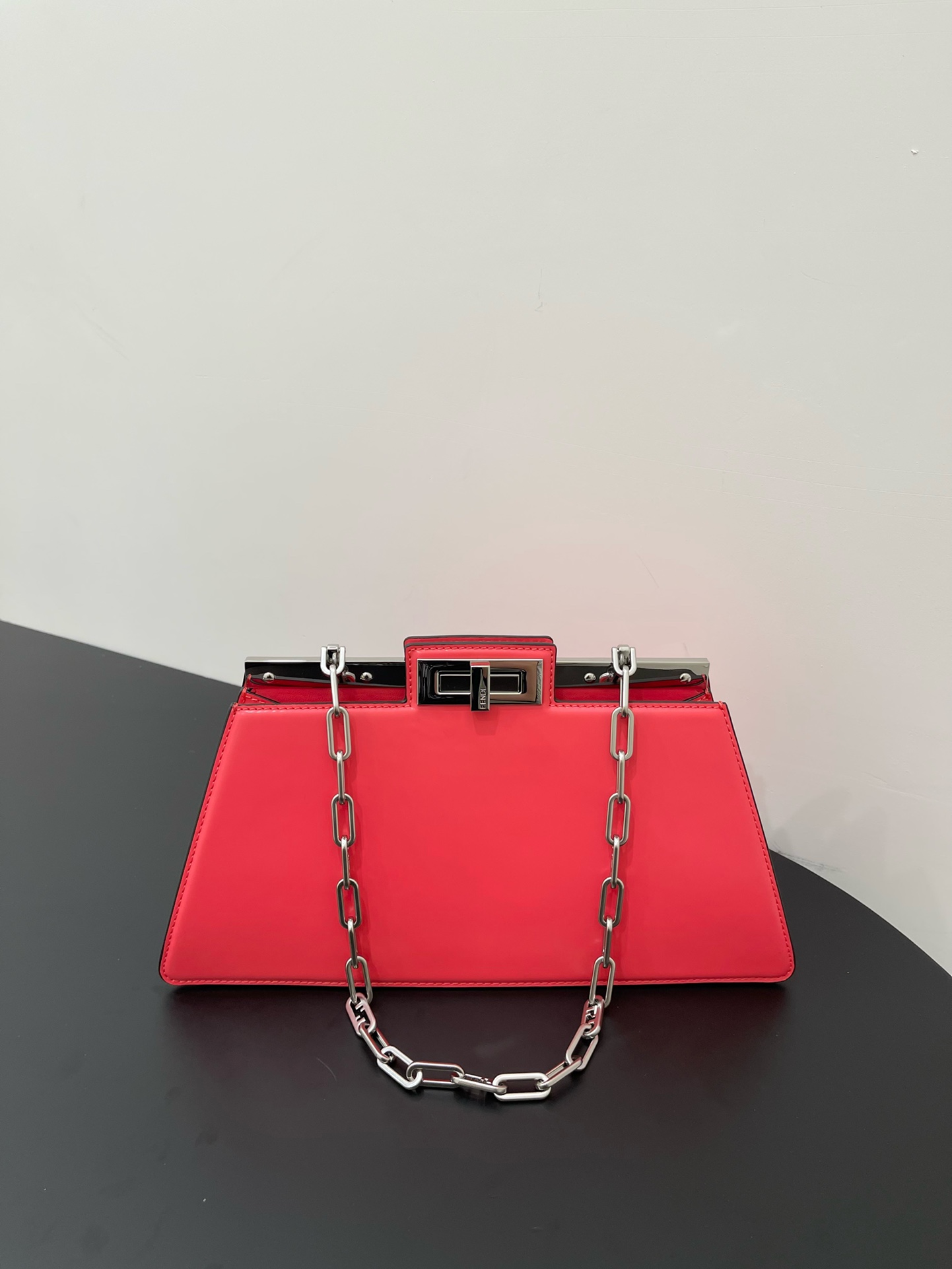 F**di peekaboo iseeu-34x18.50x11cm