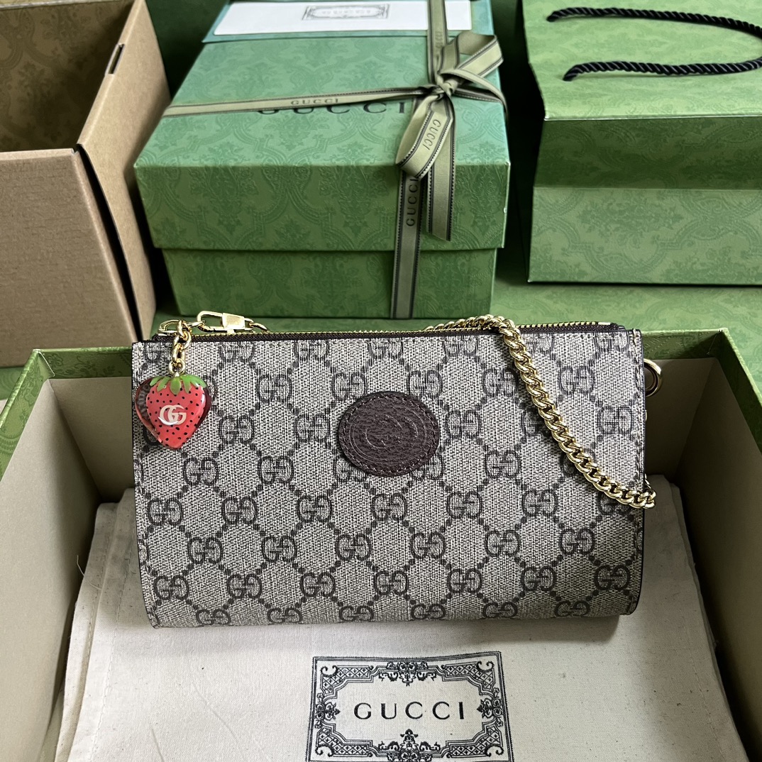 G*u*i strawberry wristlet bag-20*13.2*2cm