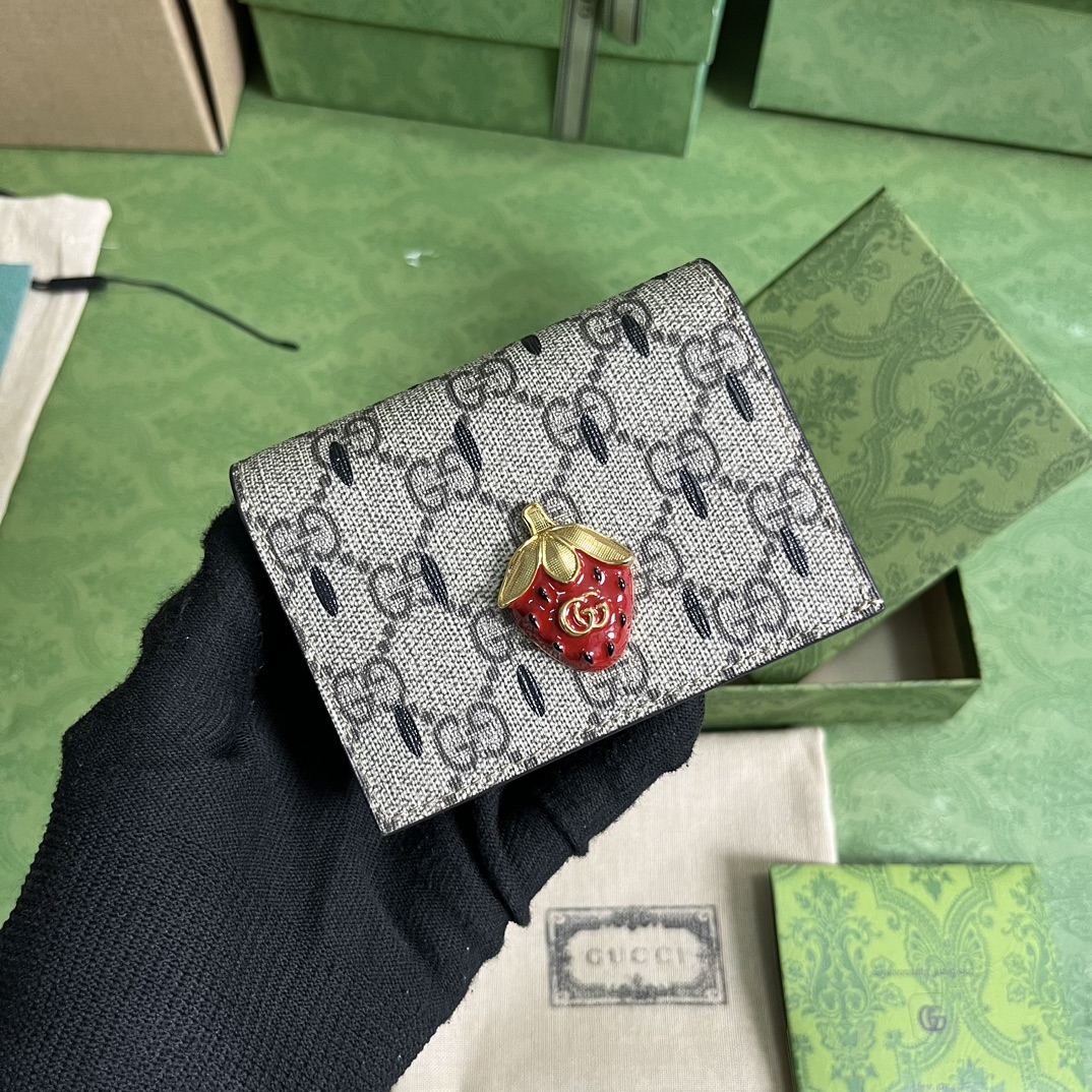 G*u*i wallet-11*8.5*3cm