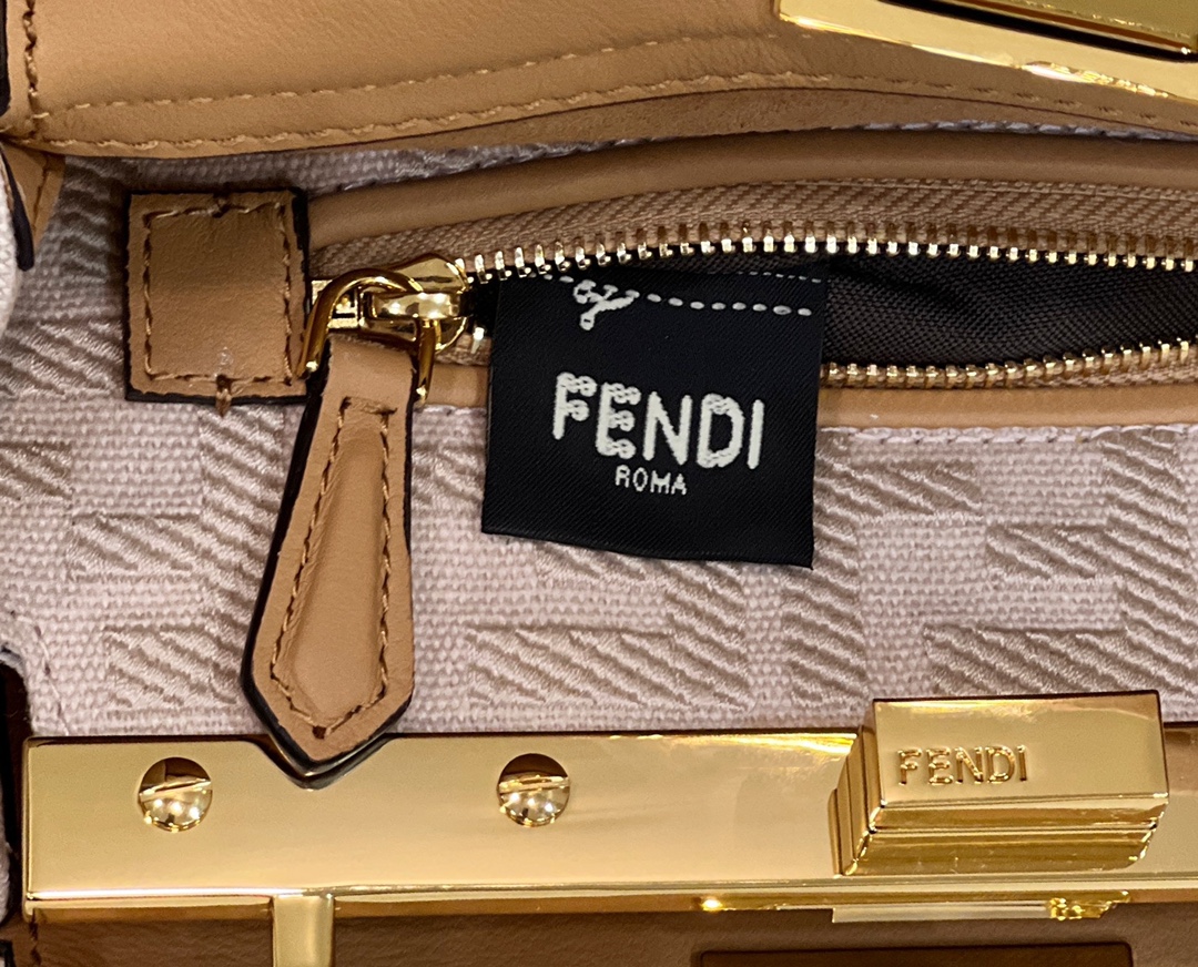 F**di peekabootote-23cm