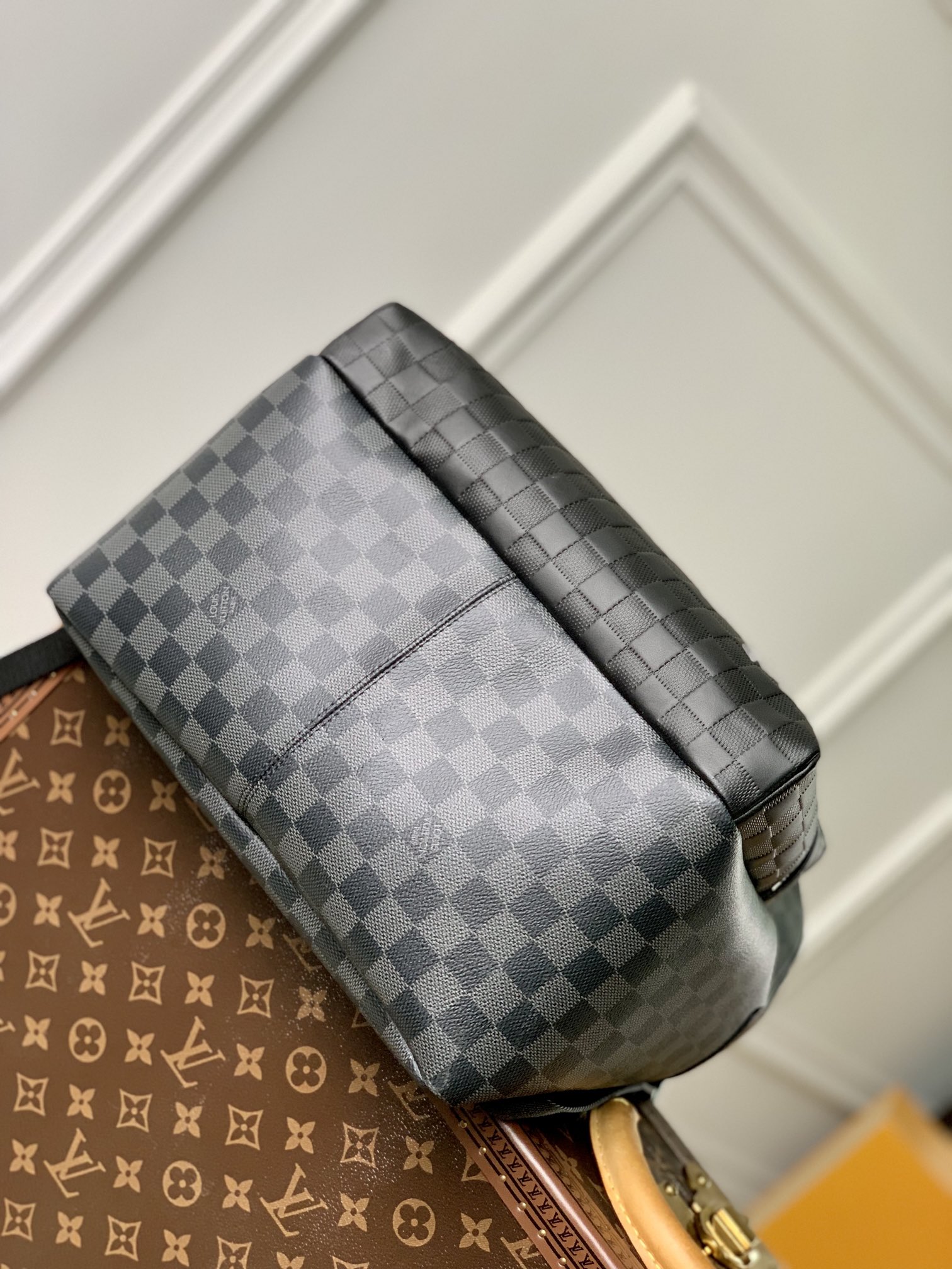 l0*is V*t0n discovery backpack-30*40*20cm