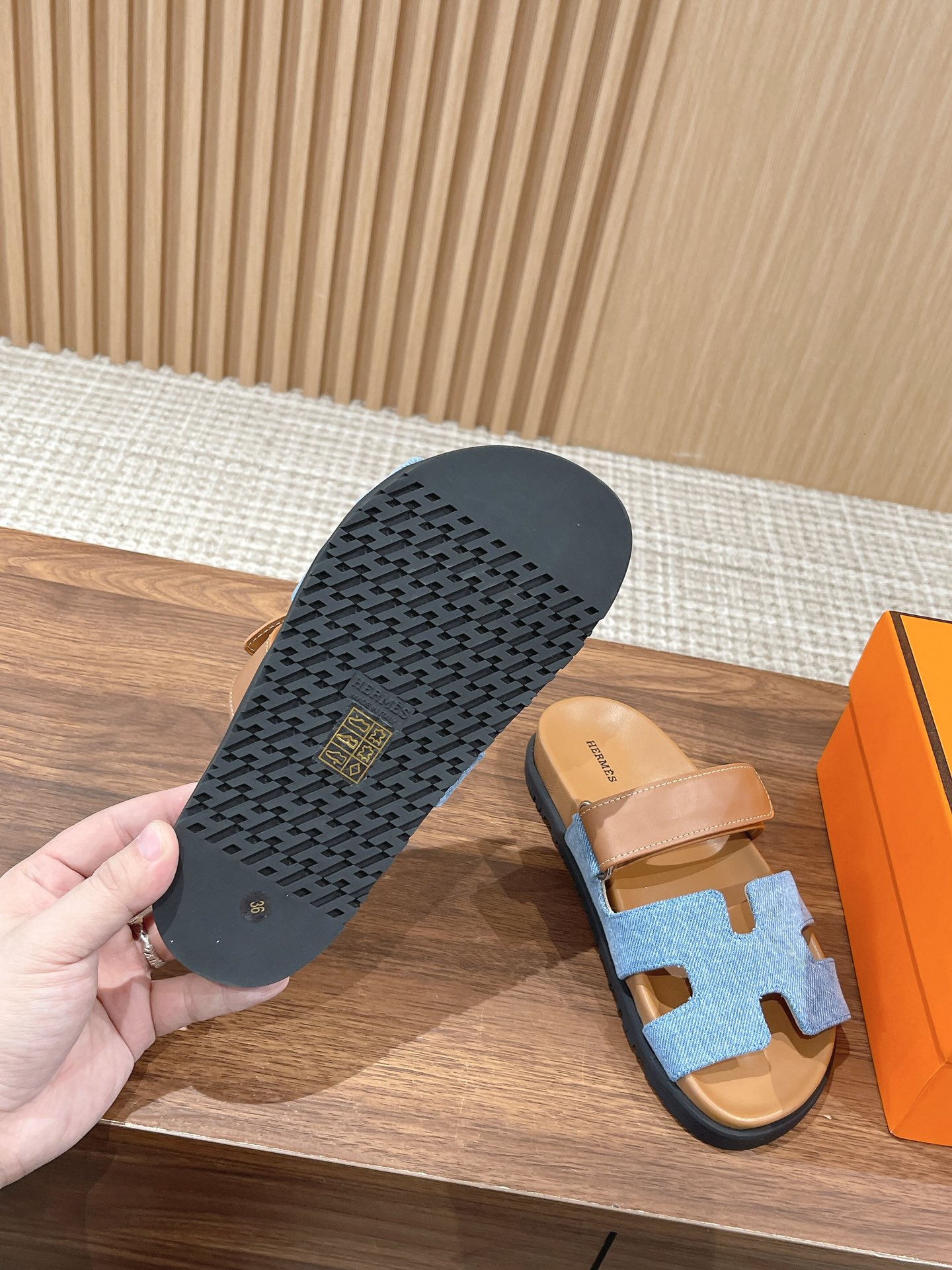 H**mes slides