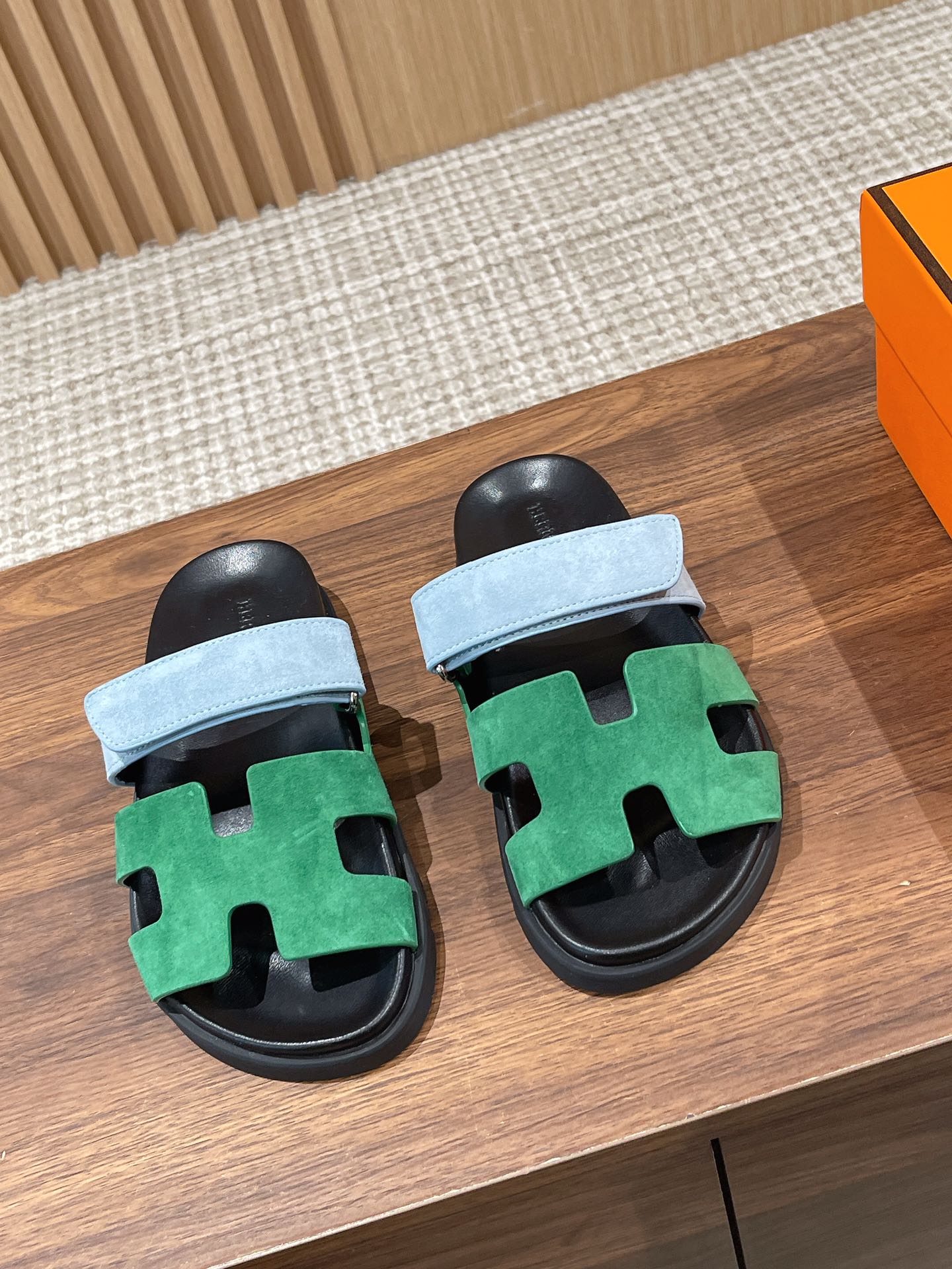 H**mes slides