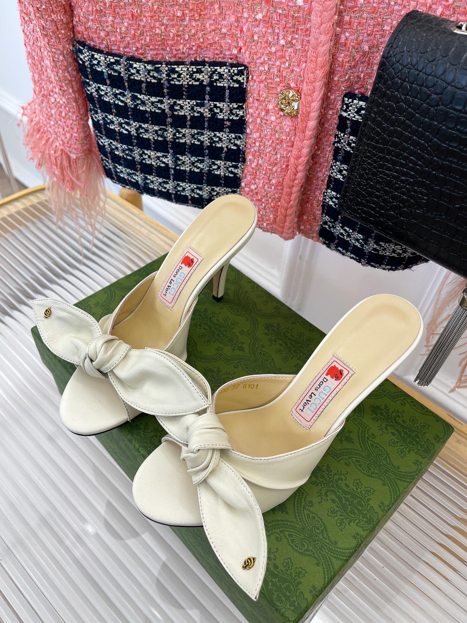 G*u*i slides-8.5cm