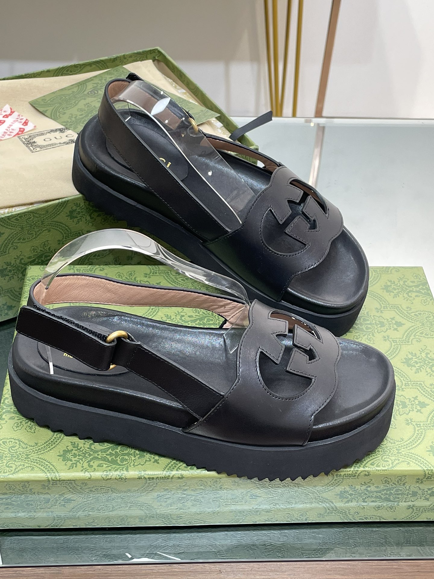 G*u*i slides