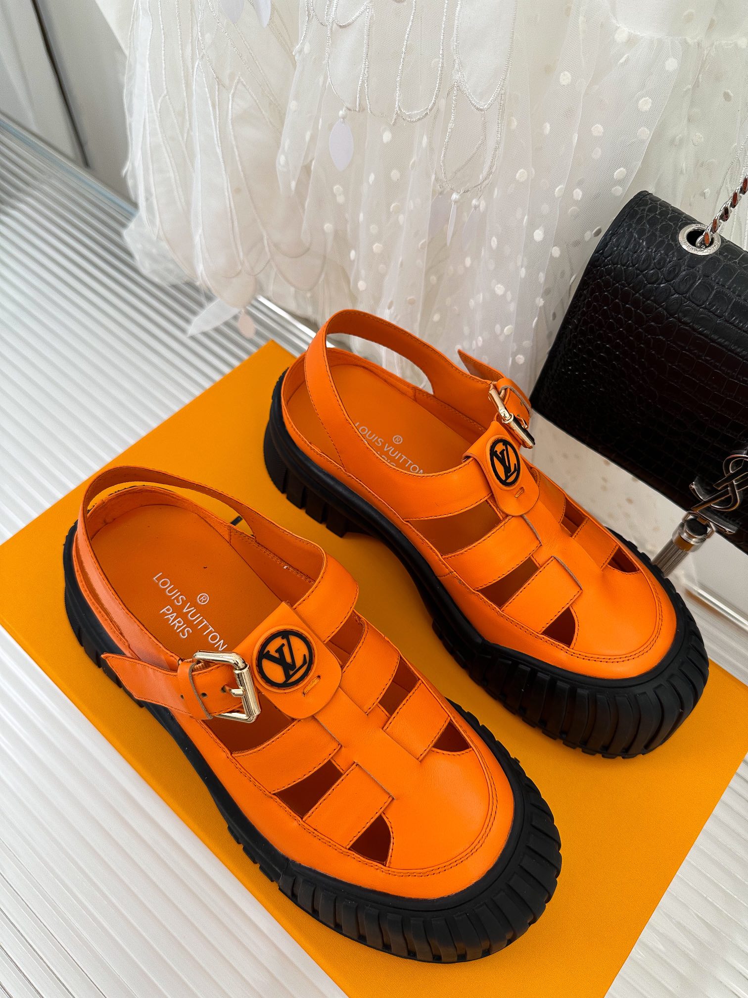l0*is V*t0n sandals