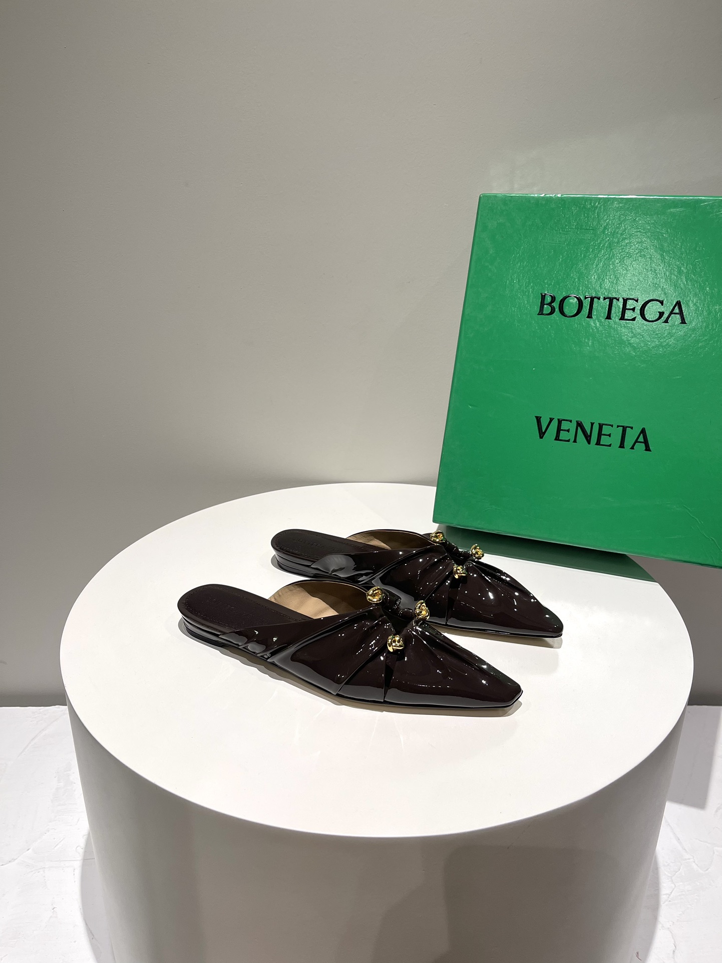 b0tte*a Ven*ta sandals