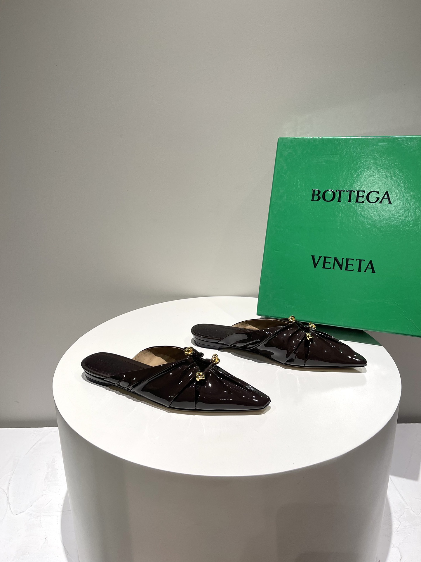 b0tte*a Ven*ta sandals
