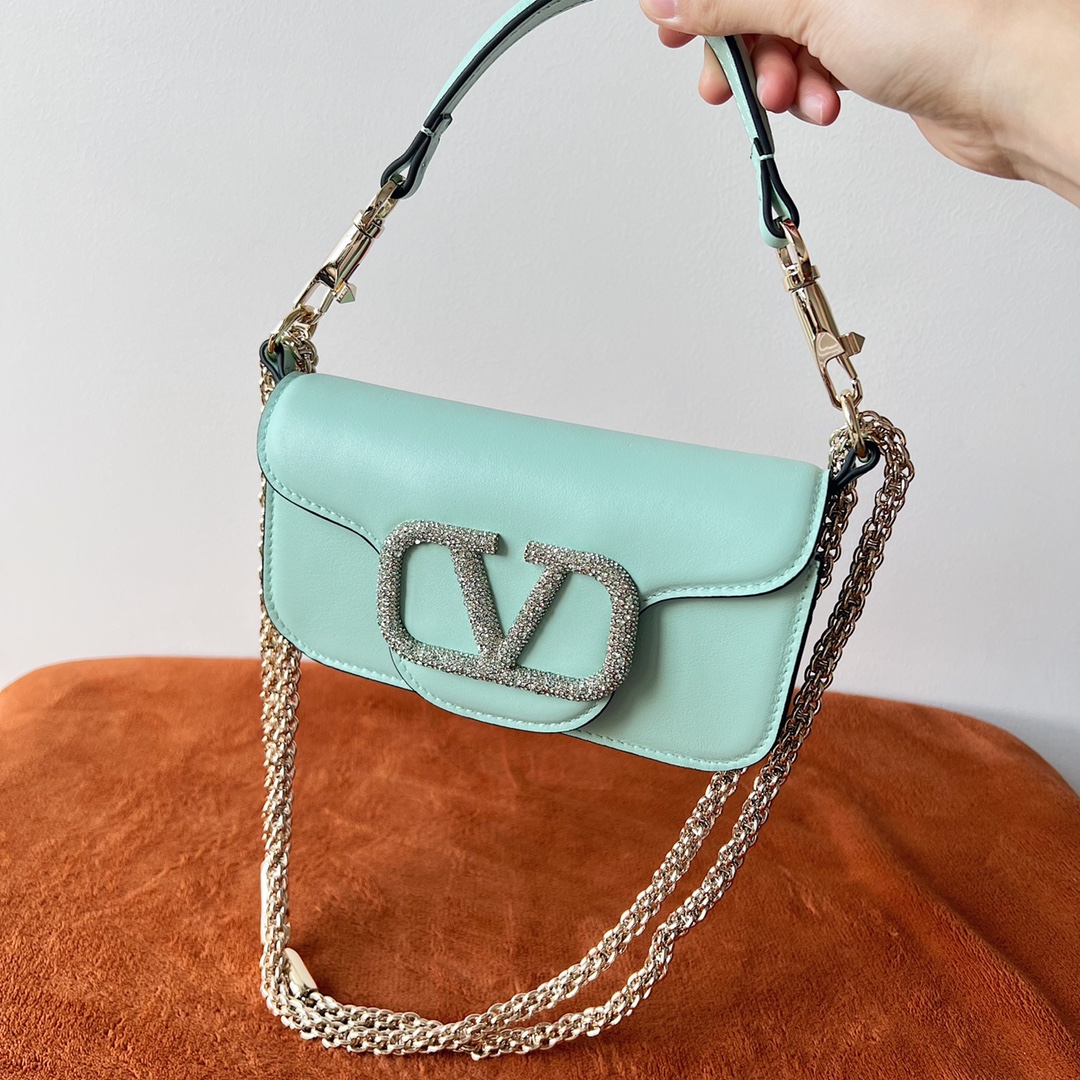 Va1e*ntin0 garavani signature bag-20×11×5cm