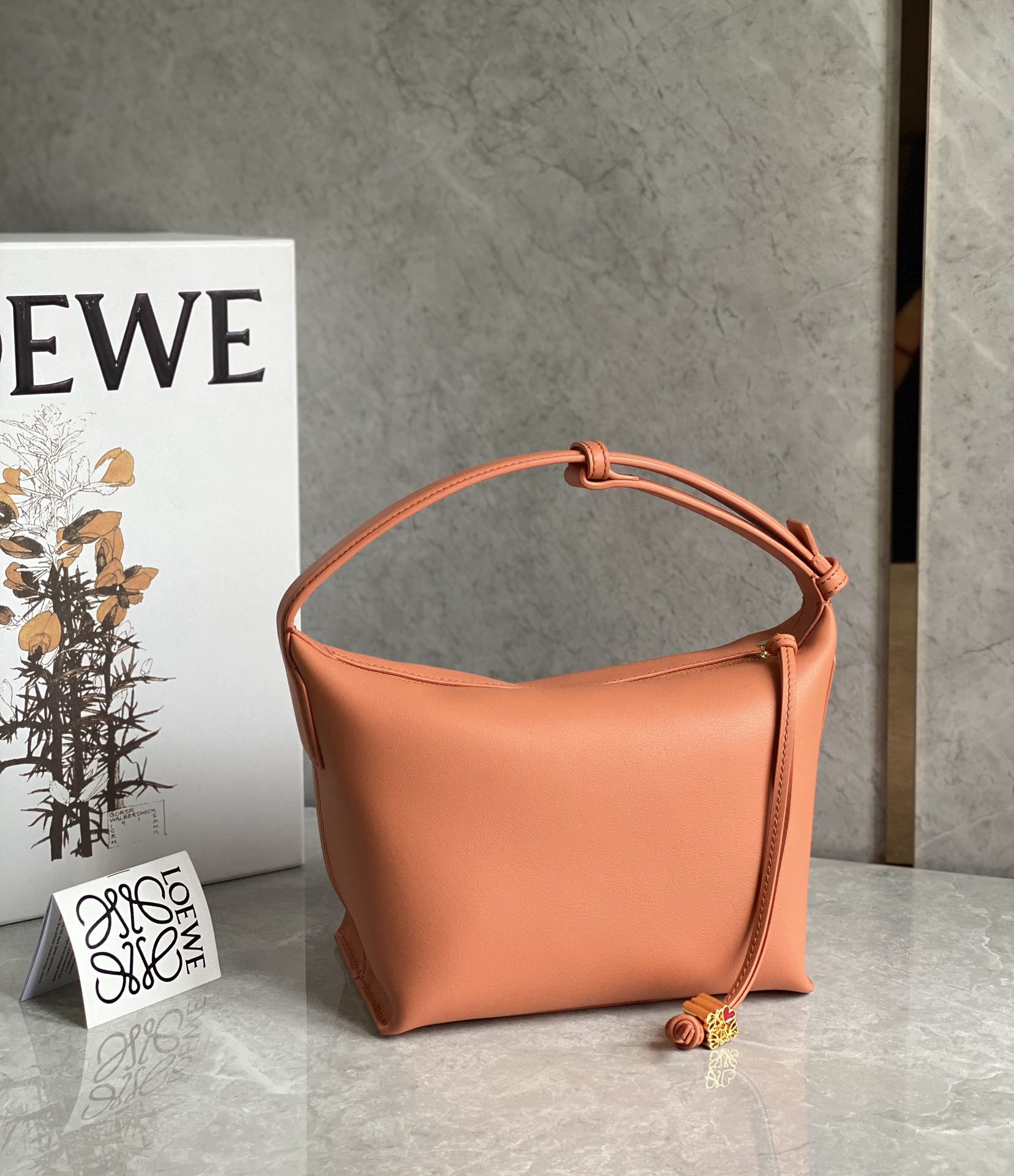 L0ew* cubi bag-20.5×17×12.5cm