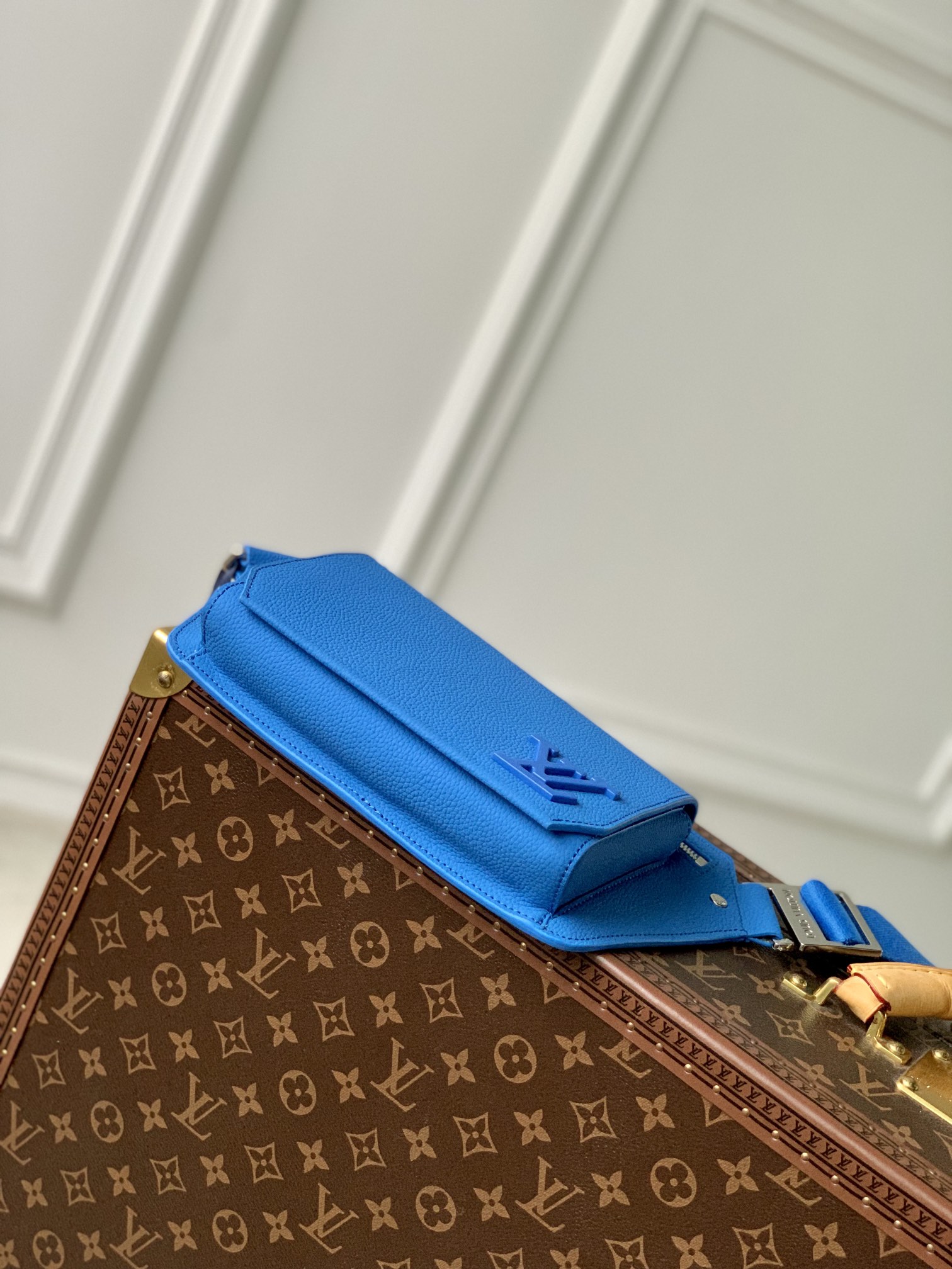 l0*is V*t0n takeoff handbags-30*16*3cm