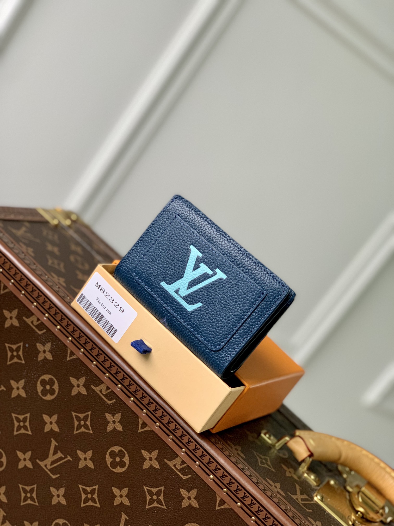 l0*is V*t0n cléa wallet-11*8.5*3.5cm