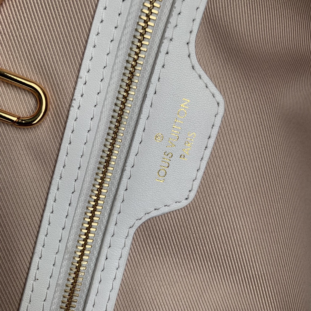 l0*is V*t0n neverful m21733-32*29*17cm