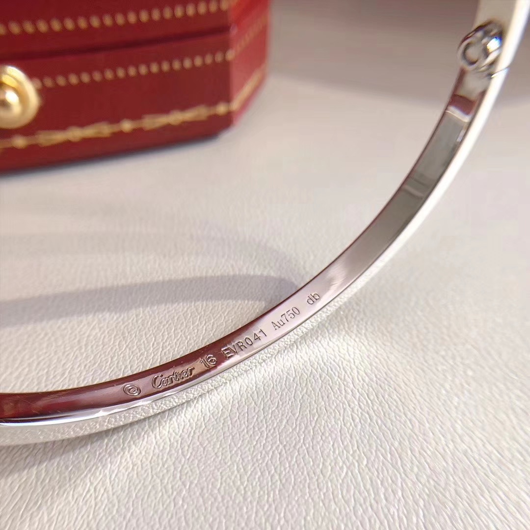 Ca*t*er bracelet