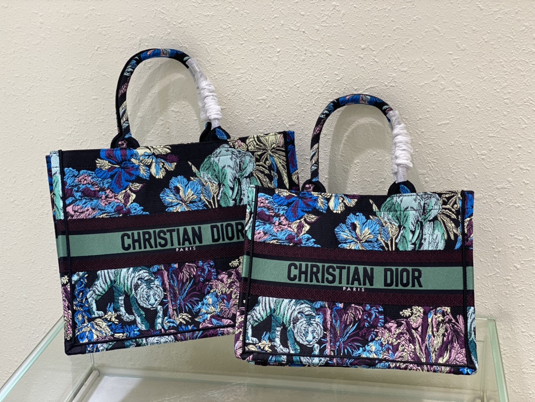 D*or book tote