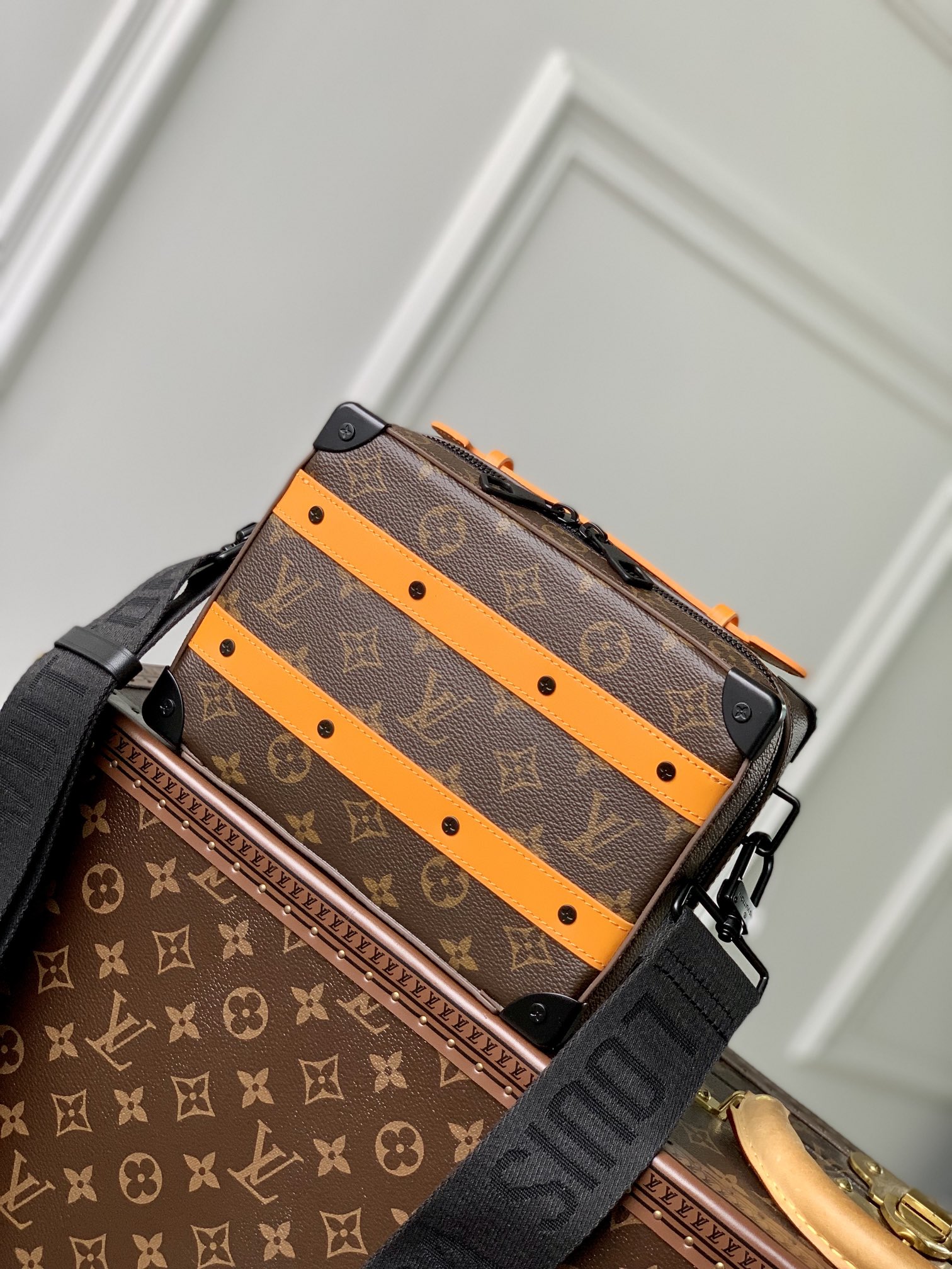 l0*is V*t0n handle soft trunk bag -m46689-25*15*7cm