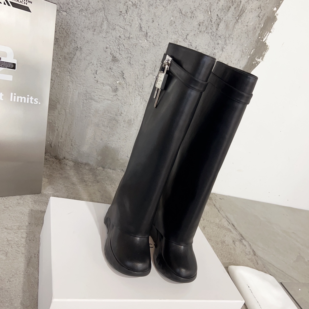 G1uenchy boots(eu35-41)