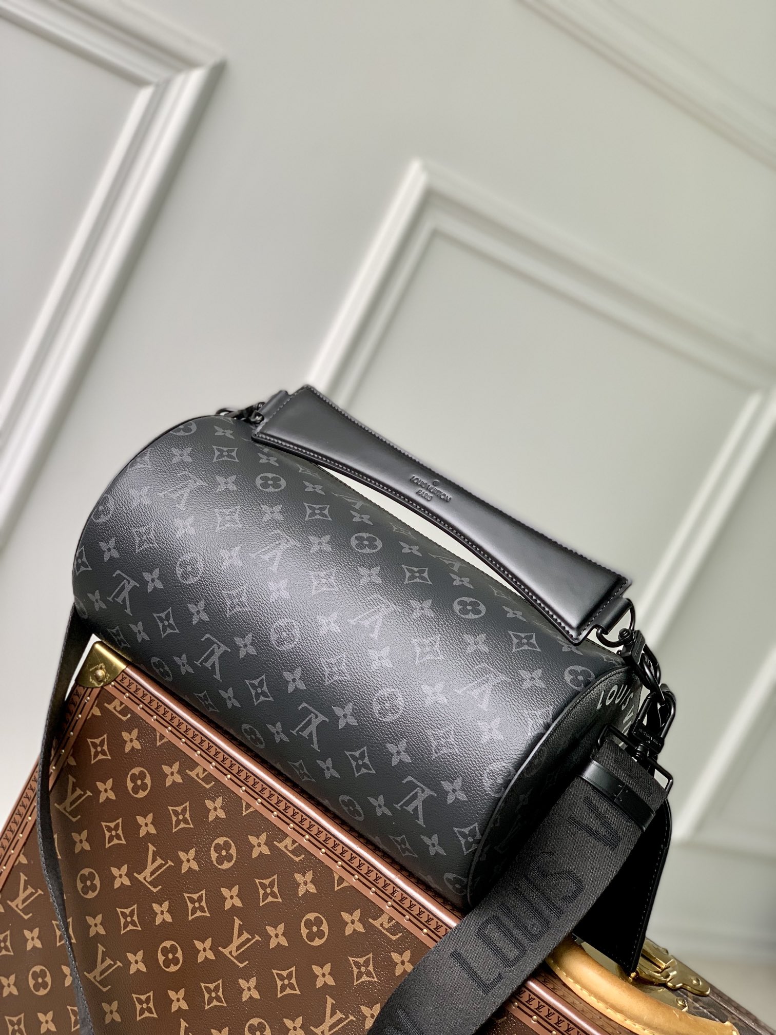 l0*is V*t0n soft polochon bag-33 x 17 x 17cm