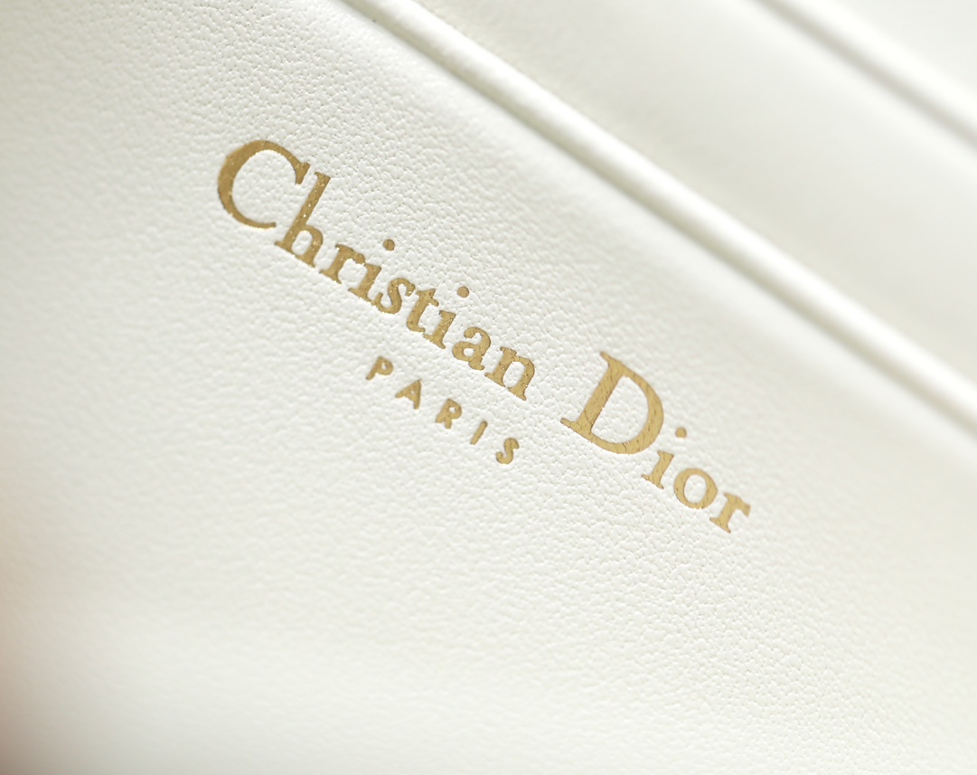 D*or caro bag- 19 x 13 x 5.5cm