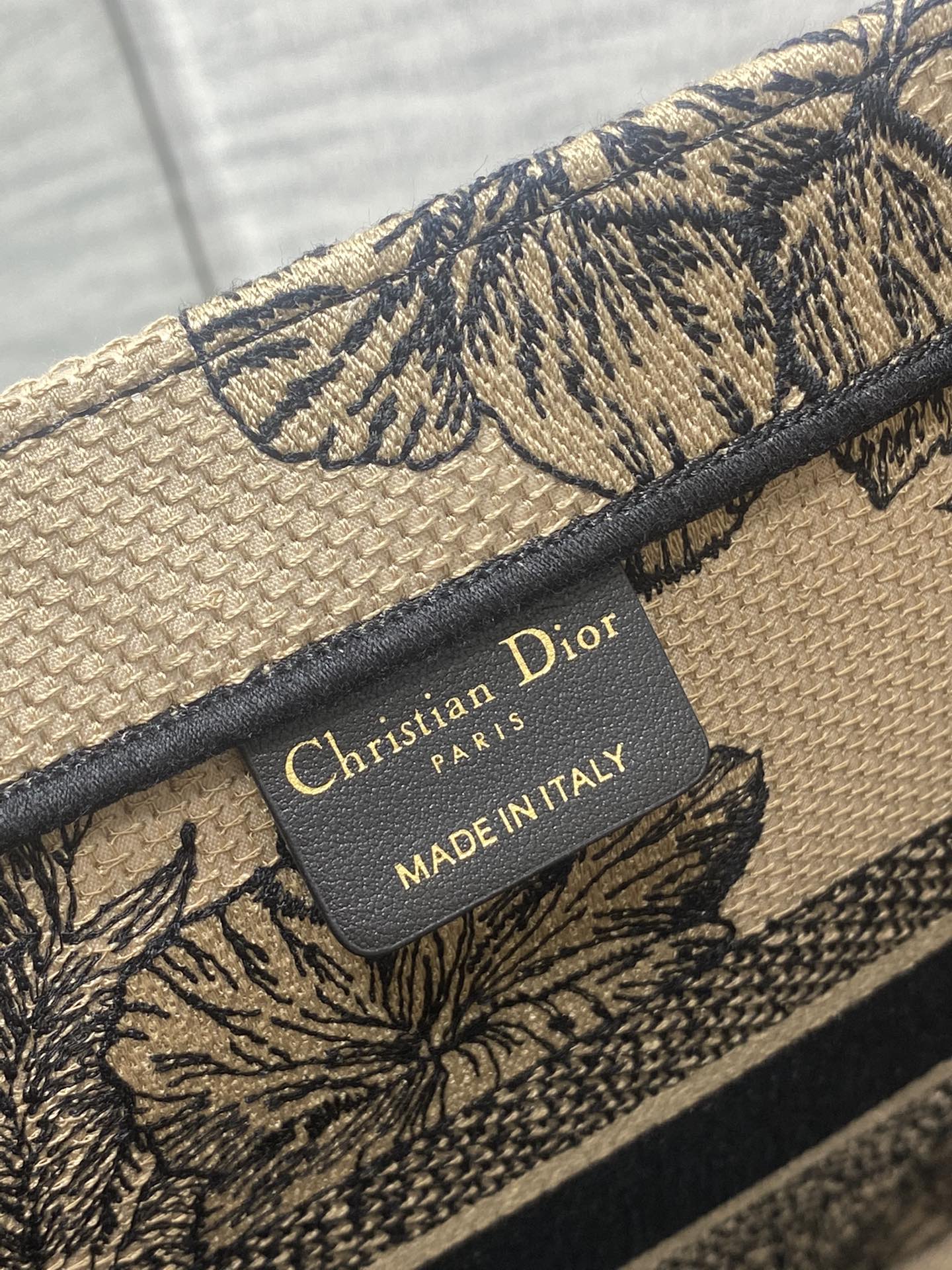 D*or small book tote-36.5cm
