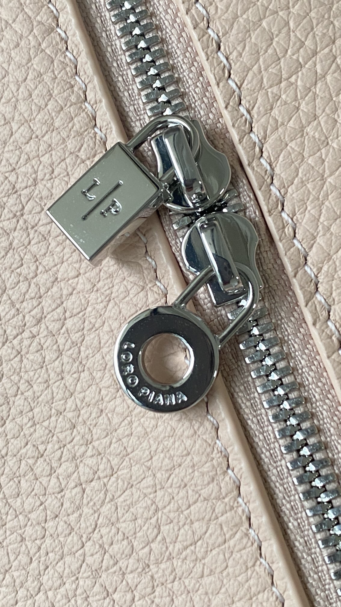 L**o p*ana bag-19cm