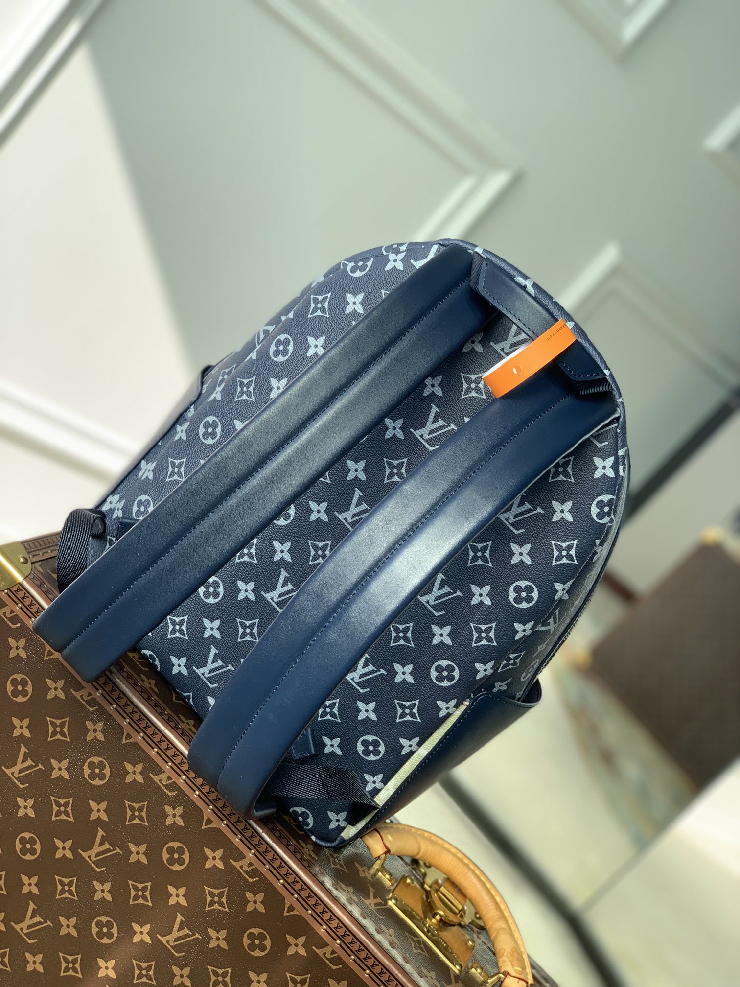 l0*is V*t0n discovery backpack-29*38*20cm